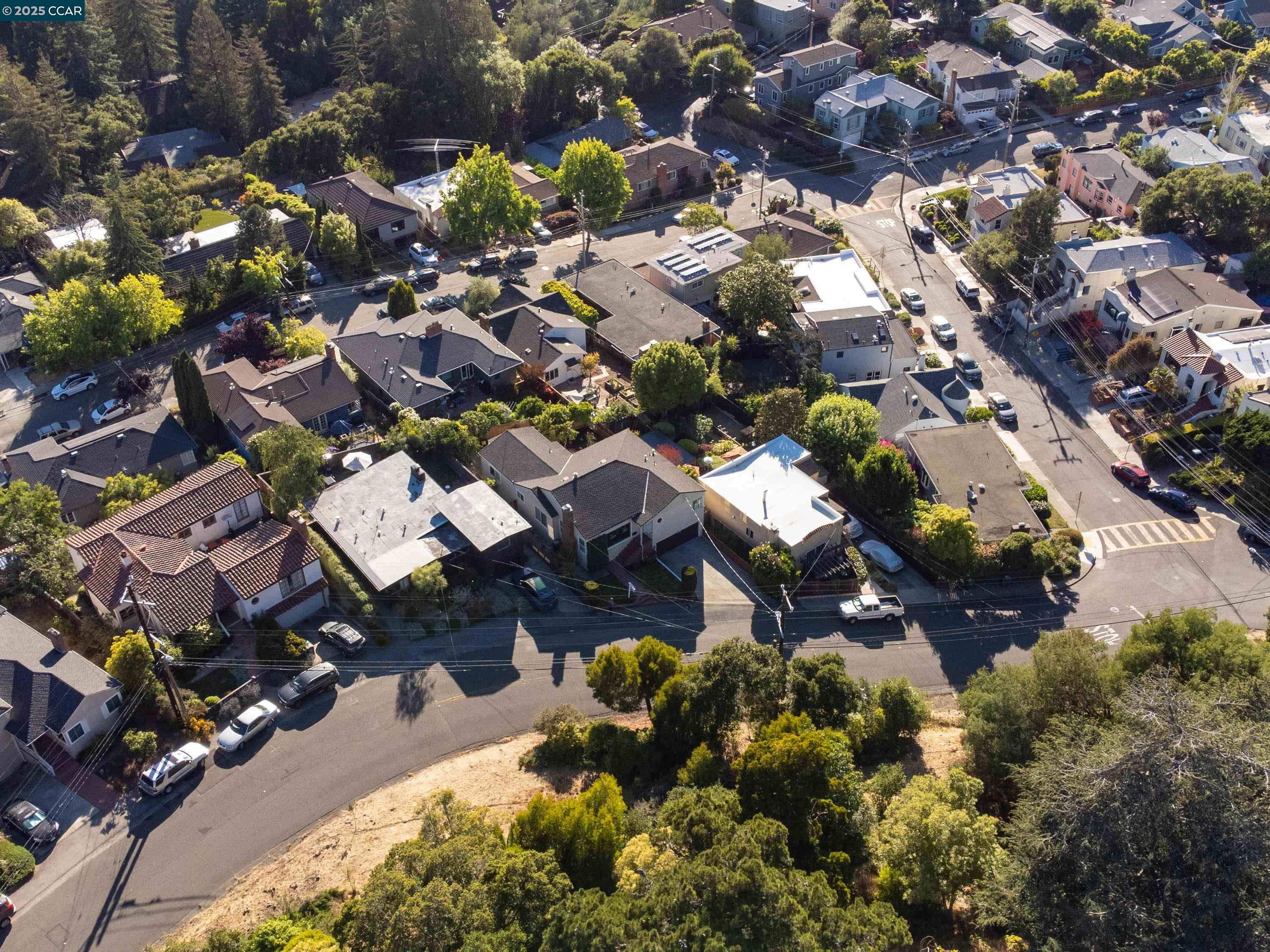 Detail Gallery Image 46 of 52 For 4615 Harbord Dr, Oakland,  CA 94618 - 3 Beds | 2 Baths