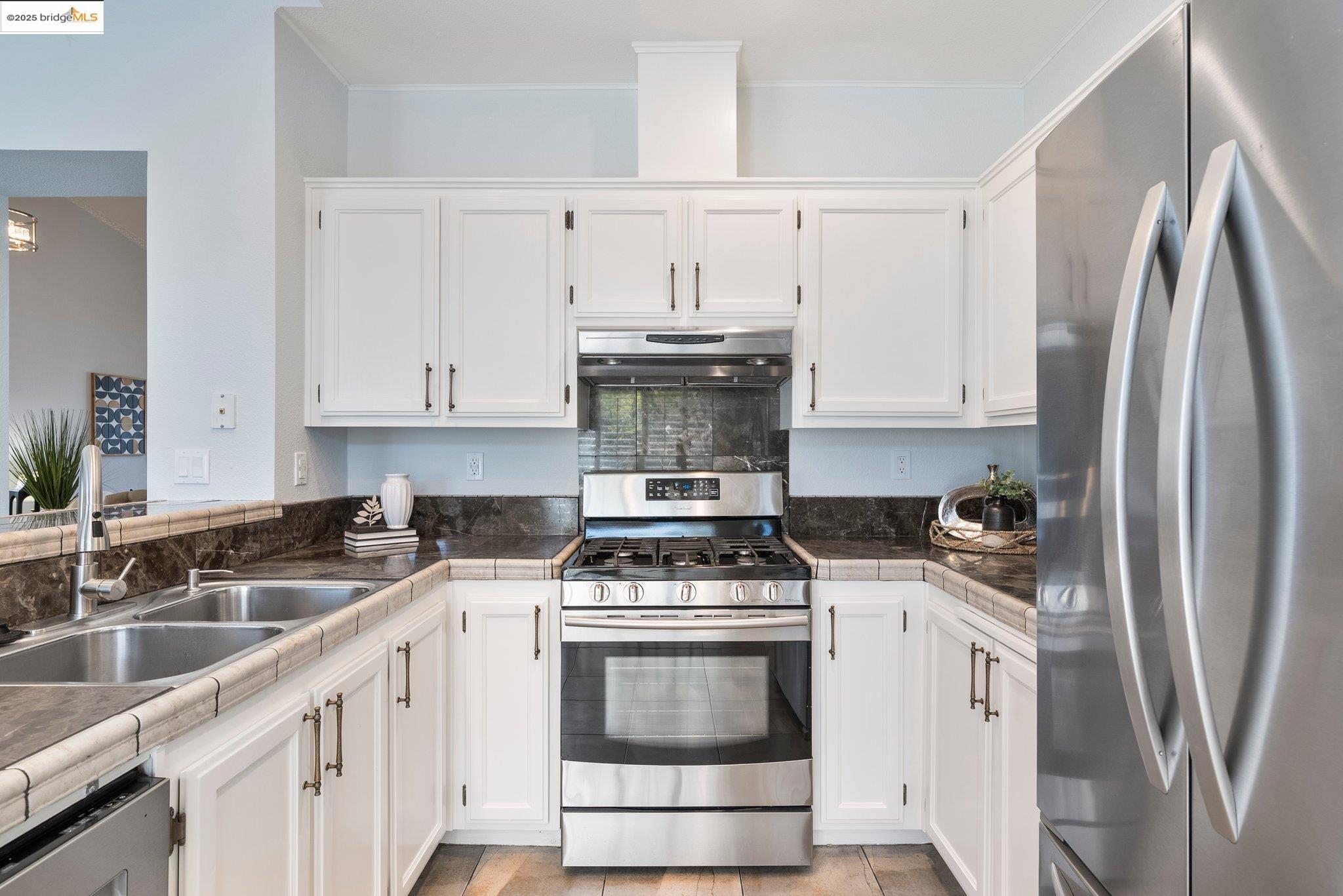 Detail Gallery Image 18 of 55 For 5410 Lakespring Dr, Oakley,  CA 94561 - 4 Beds | 2 Baths