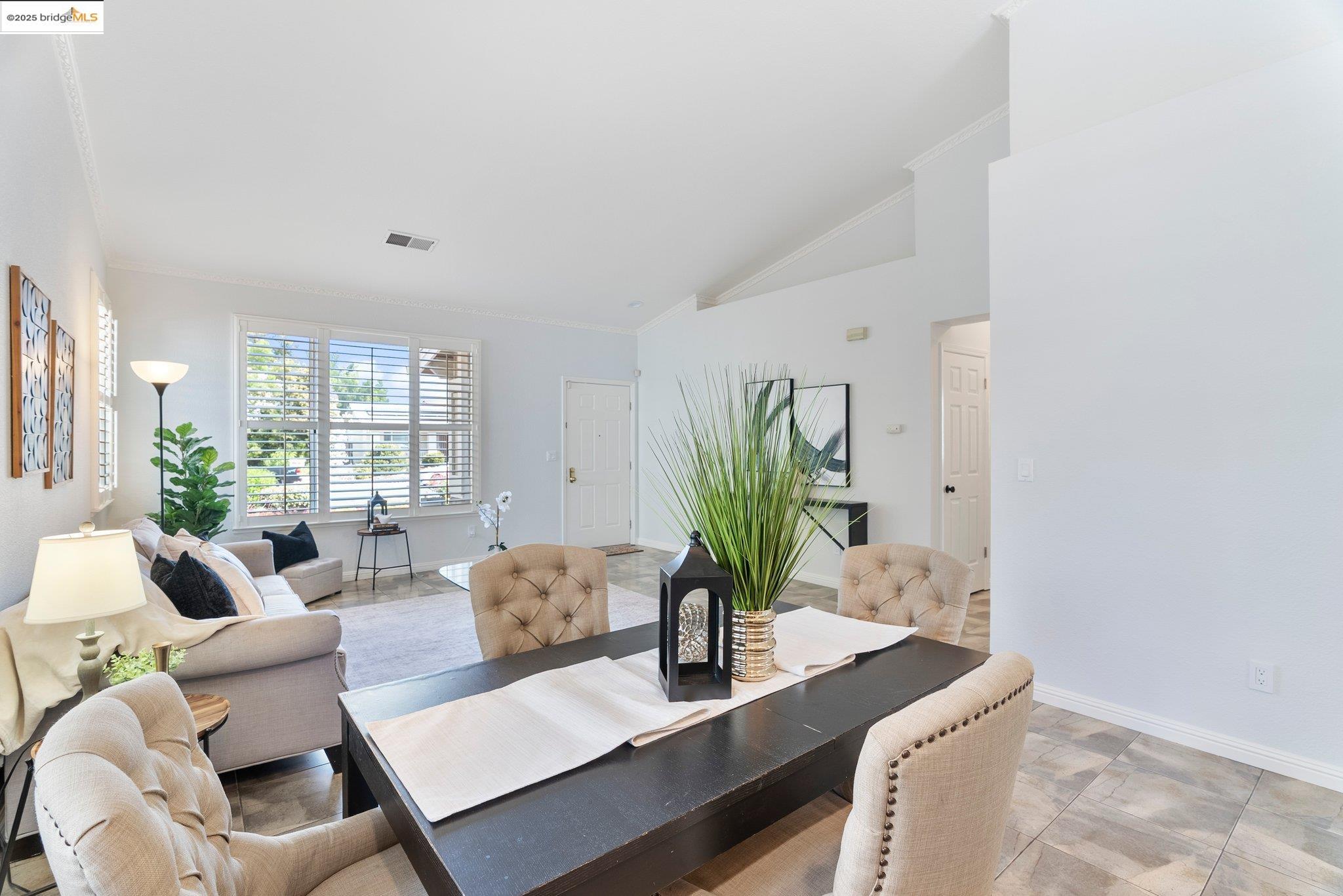 Detail Gallery Image 4 of 55 For 5410 Lakespring Dr, Oakley,  CA 94561 - 4 Beds | 2 Baths