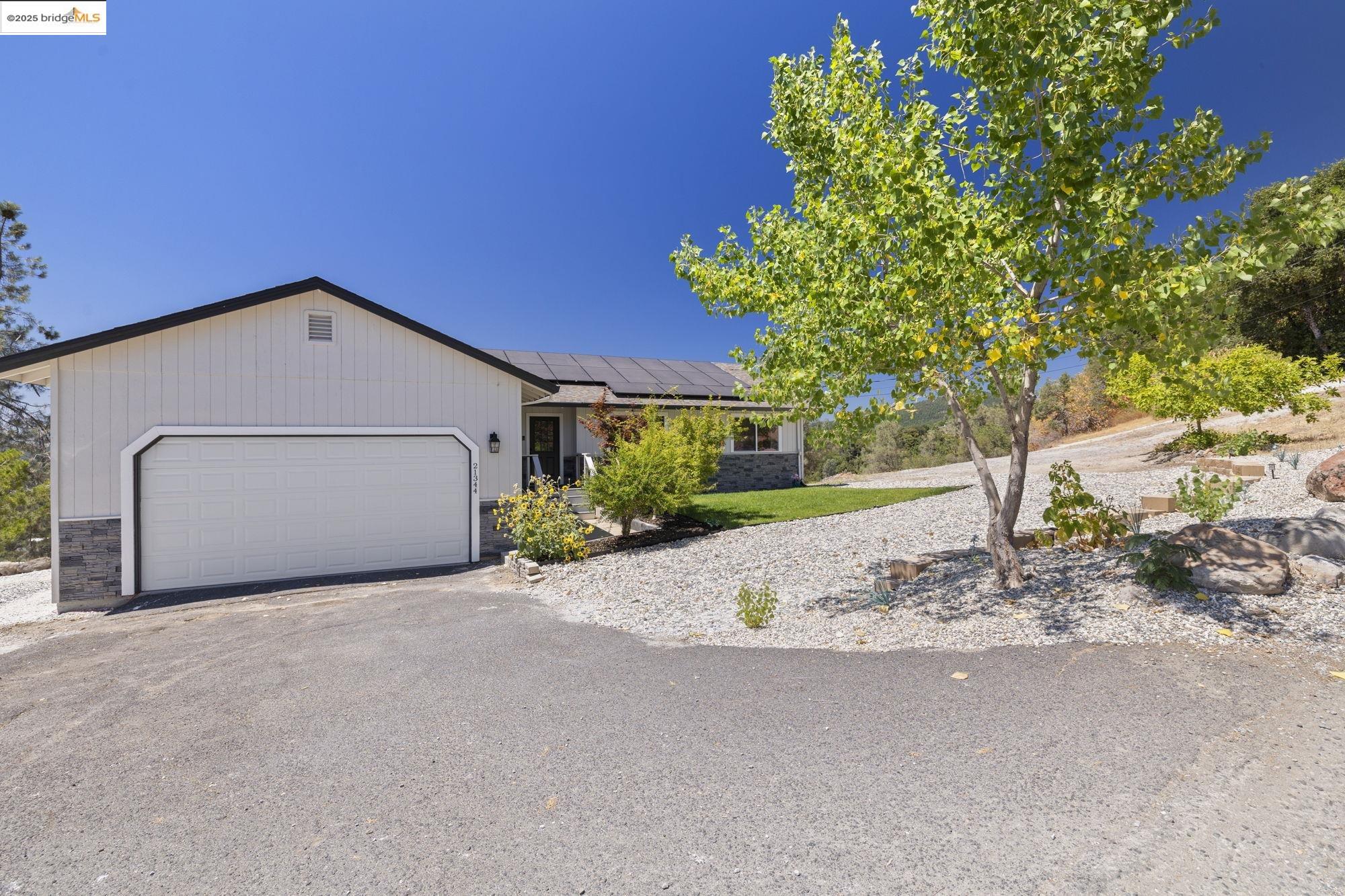 Detail Gallery Image 2 of 31 For 21344 Oman Drive, Soulsbyville,  CA 95372 - 3 Beds | 2 Baths