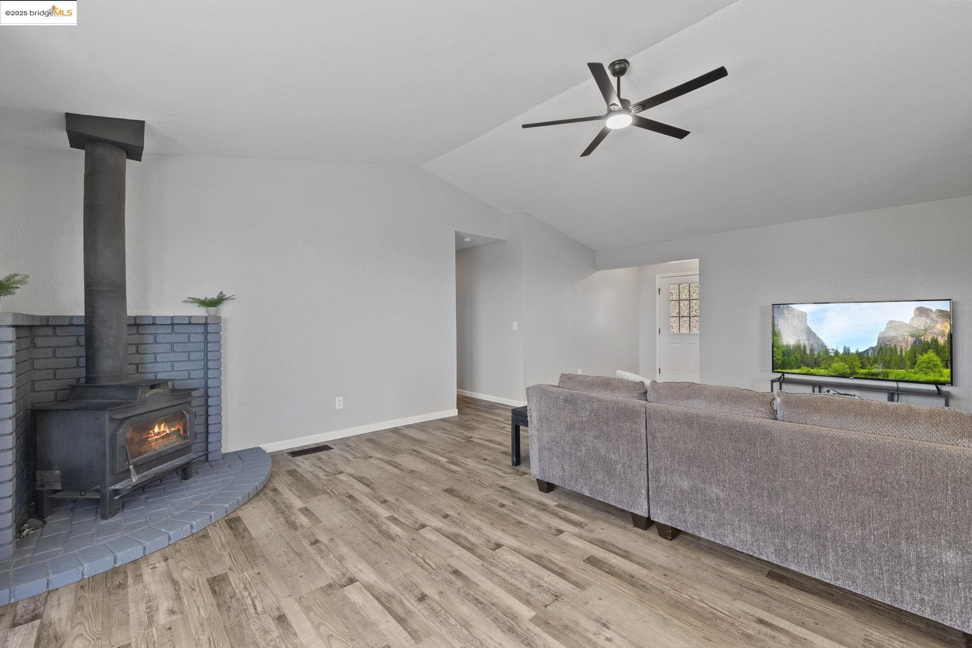 Detail Gallery Image 10 of 31 For 21344 Oman Drive, Soulsbyville,  CA 95372 - 3 Beds | 2 Baths