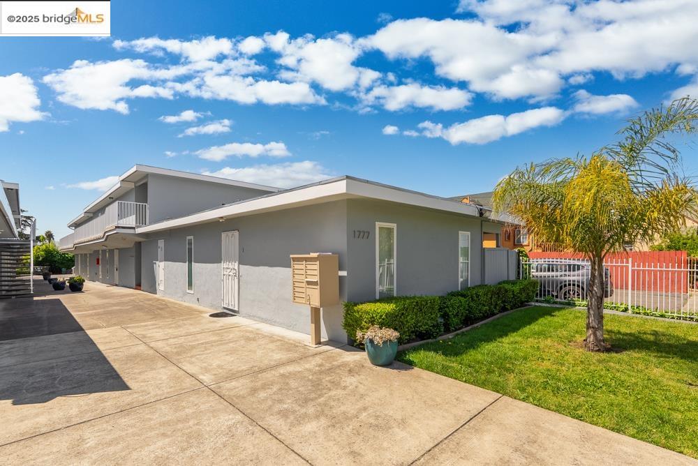 Detail Gallery Image 4 of 31 For 1777 Sausal St, Oakland,  CA 94602 - – Beds | – Baths
