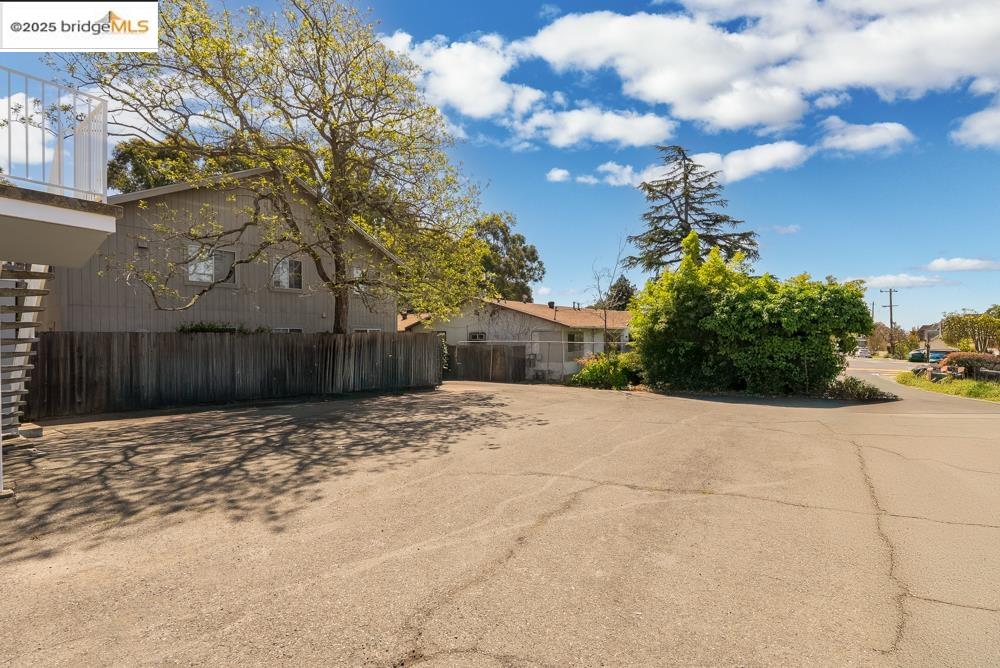 Detail Gallery Image 5 of 31 For 1777 Sausal St, Oakland,  CA 94602 - – Beds | – Baths