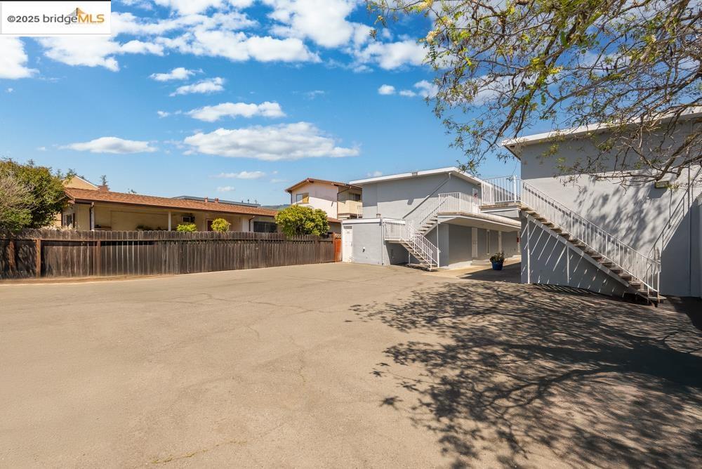 Detail Gallery Image 6 of 31 For 1777 Sausal St, Oakland,  CA 94602 - – Beds | – Baths
