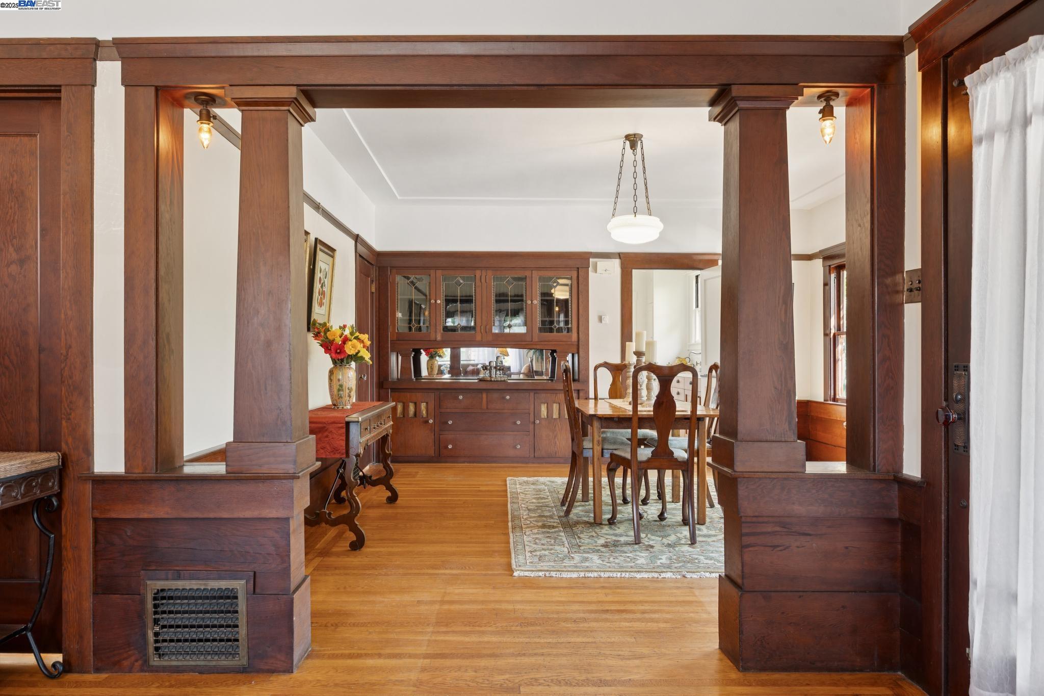 Detail Gallery Image 16 of 59 For 1300 Regent St, Alameda,  CA 94501 - 2 Beds | 1 Baths