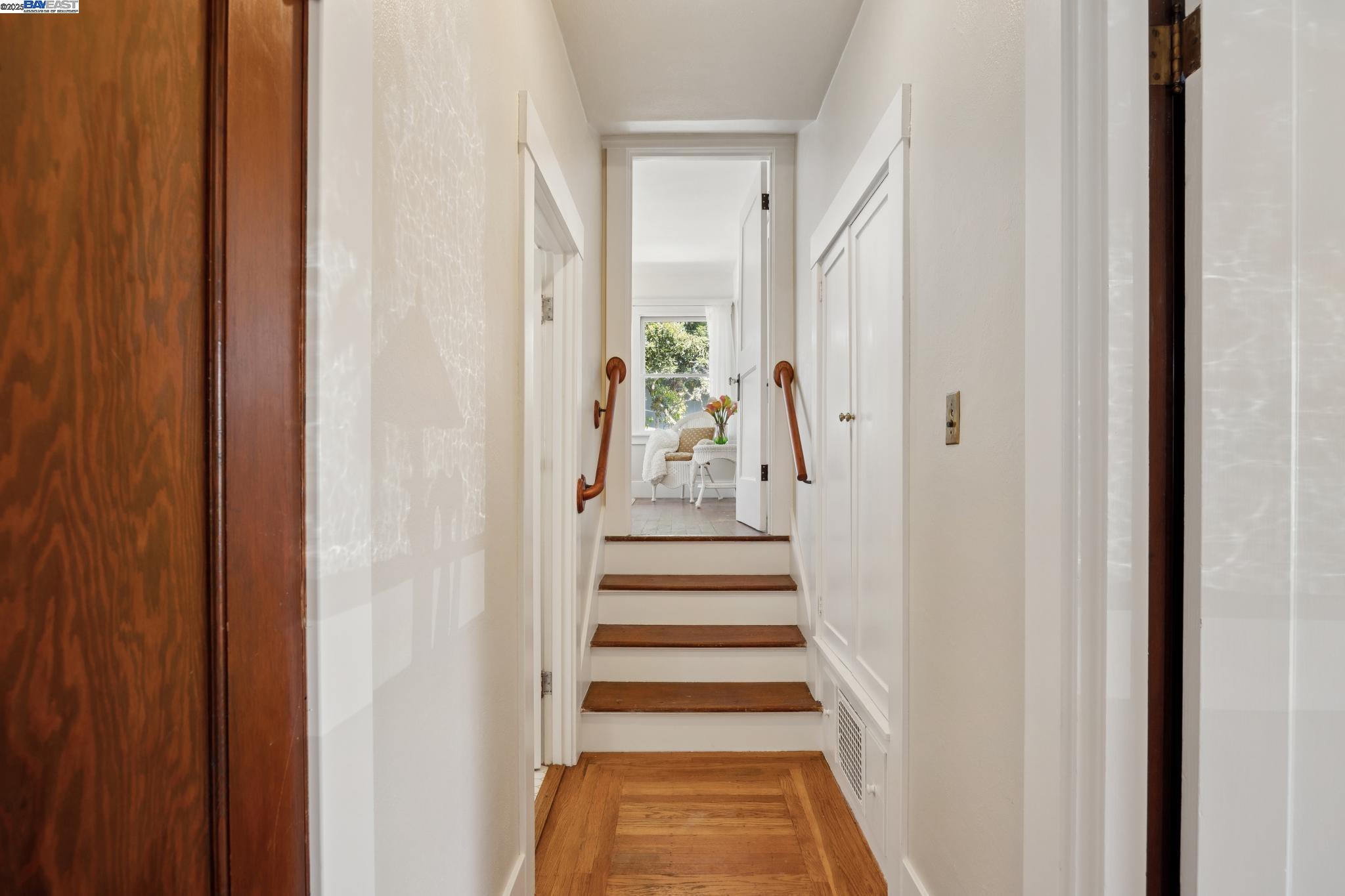 Detail Gallery Image 32 of 59 For 1300 Regent St, Alameda,  CA 94501 - 2 Beds | 1 Baths