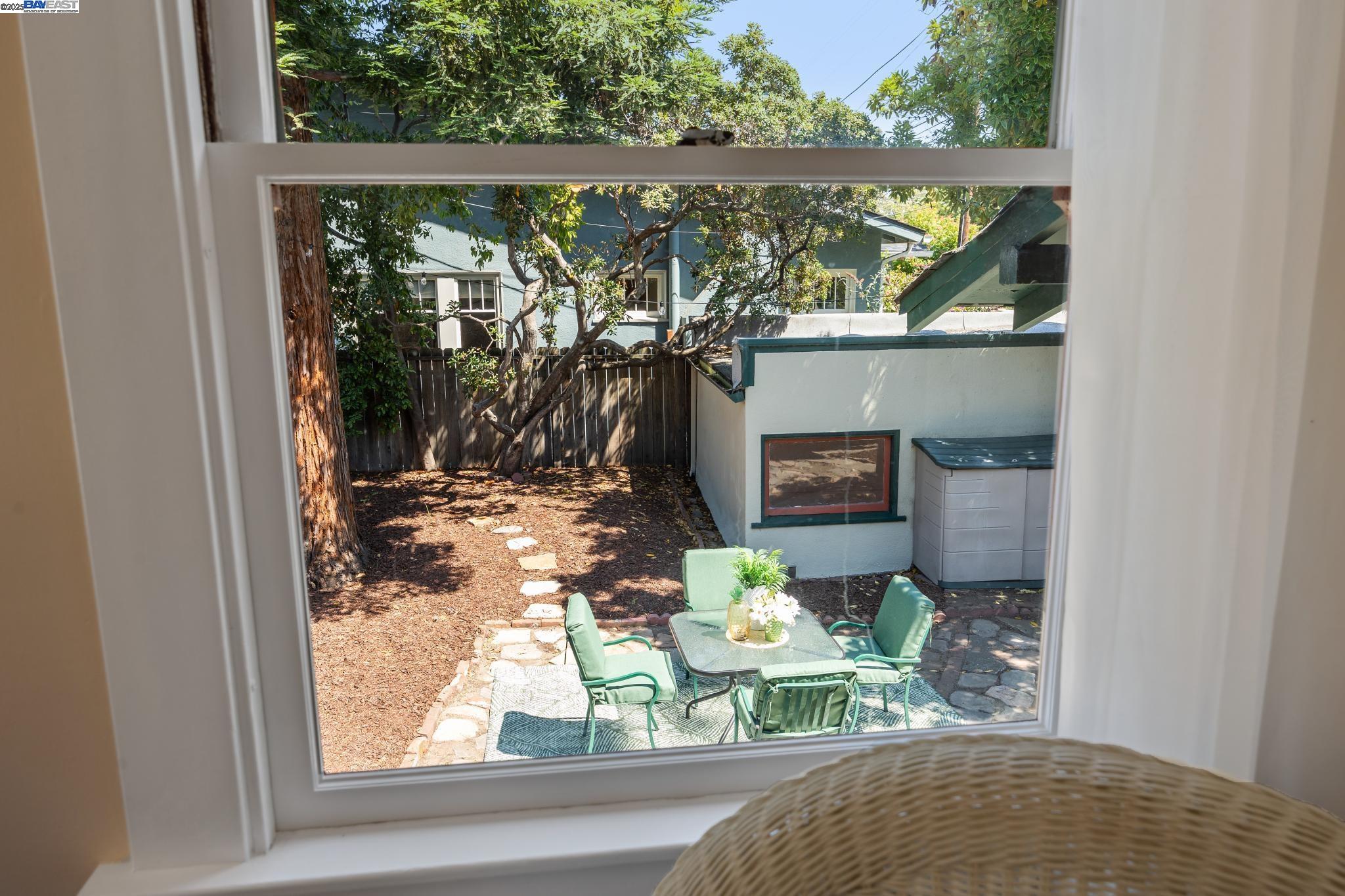 Detail Gallery Image 35 of 59 For 1300 Regent St, Alameda,  CA 94501 - 2 Beds | 1 Baths