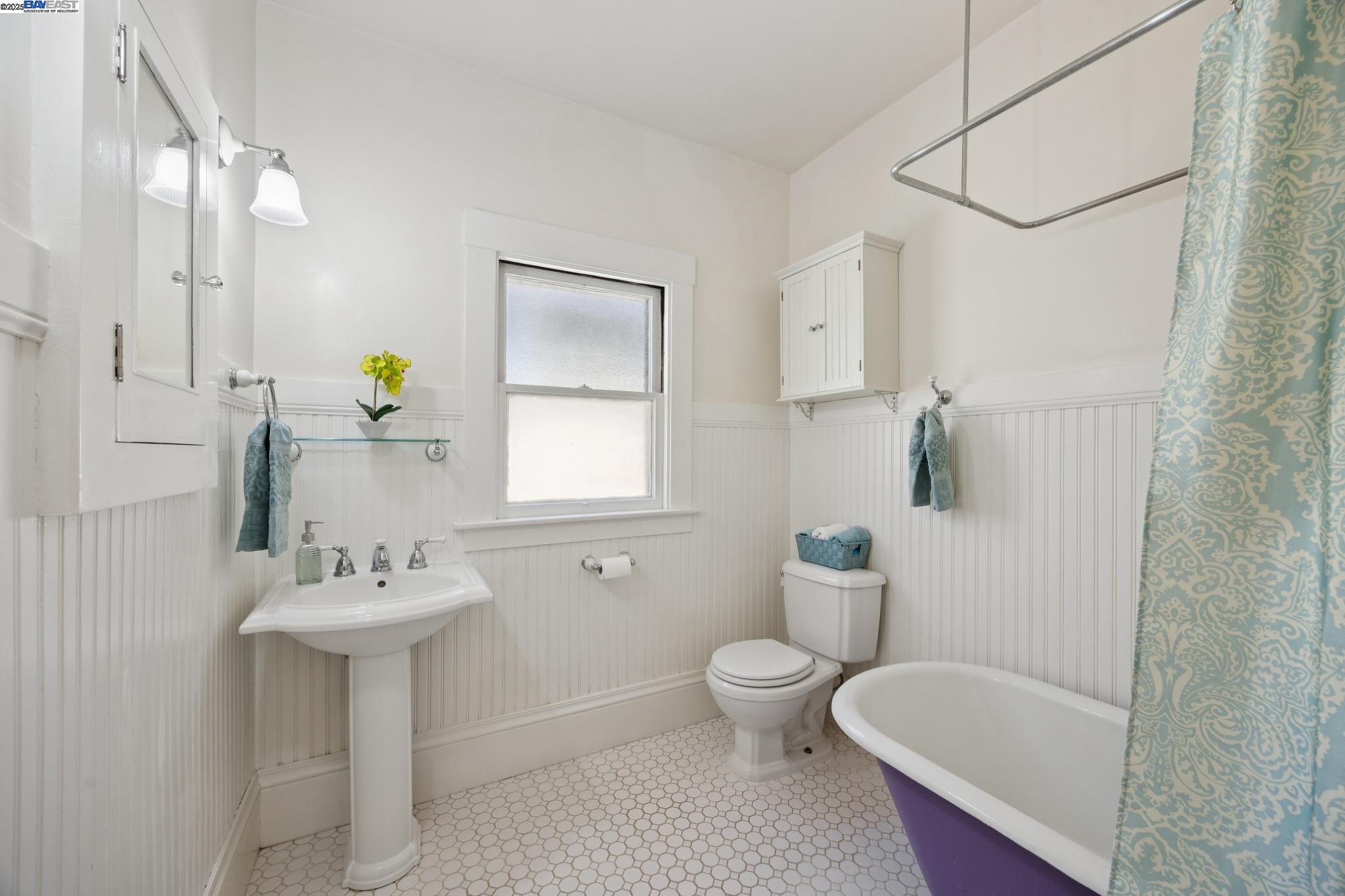 Detail Gallery Image 42 of 59 For 1300 Regent St, Alameda,  CA 94501 - 2 Beds | 1 Baths