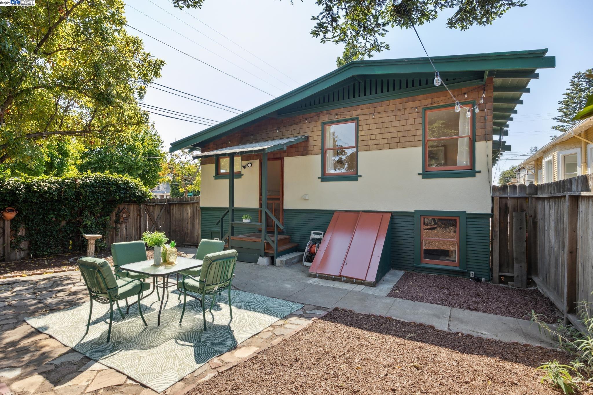 Detail Gallery Image 49 of 59 For 1300 Regent St, Alameda,  CA 94501 - 2 Beds | 1 Baths