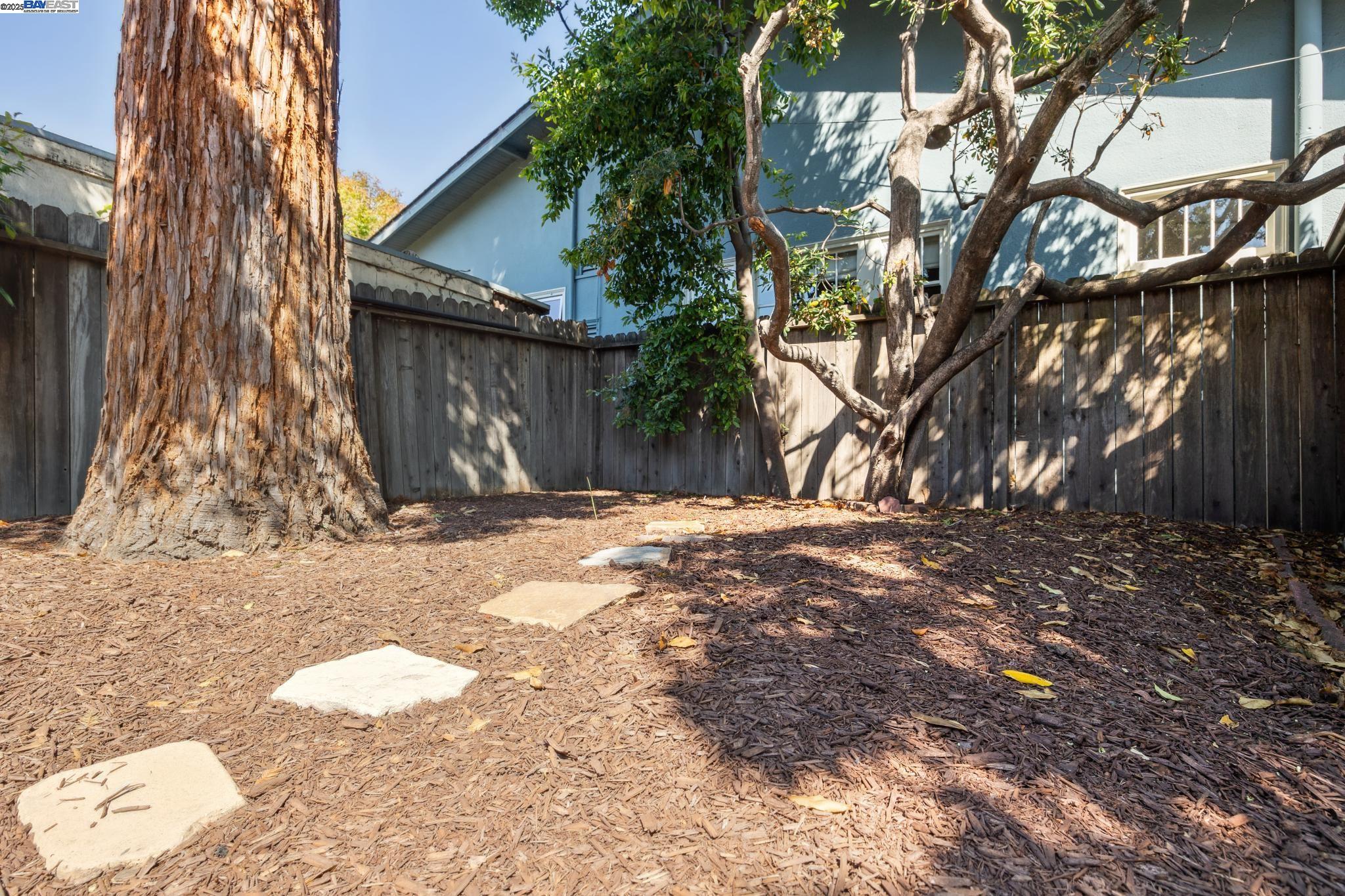 Detail Gallery Image 51 of 59 For 1300 Regent St, Alameda,  CA 94501 - 2 Beds | 1 Baths