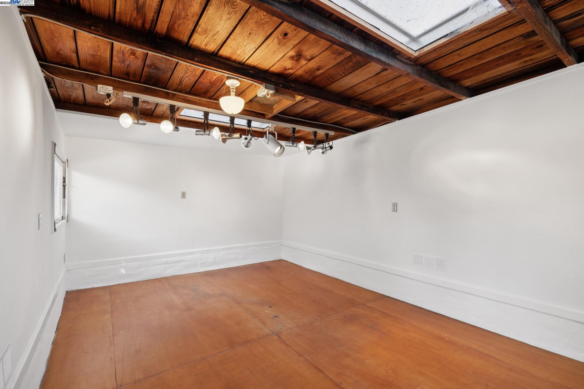 Detail Gallery Image 52 of 59 For 1300 Regent St, Alameda,  CA 94501 - 2 Beds | 1 Baths