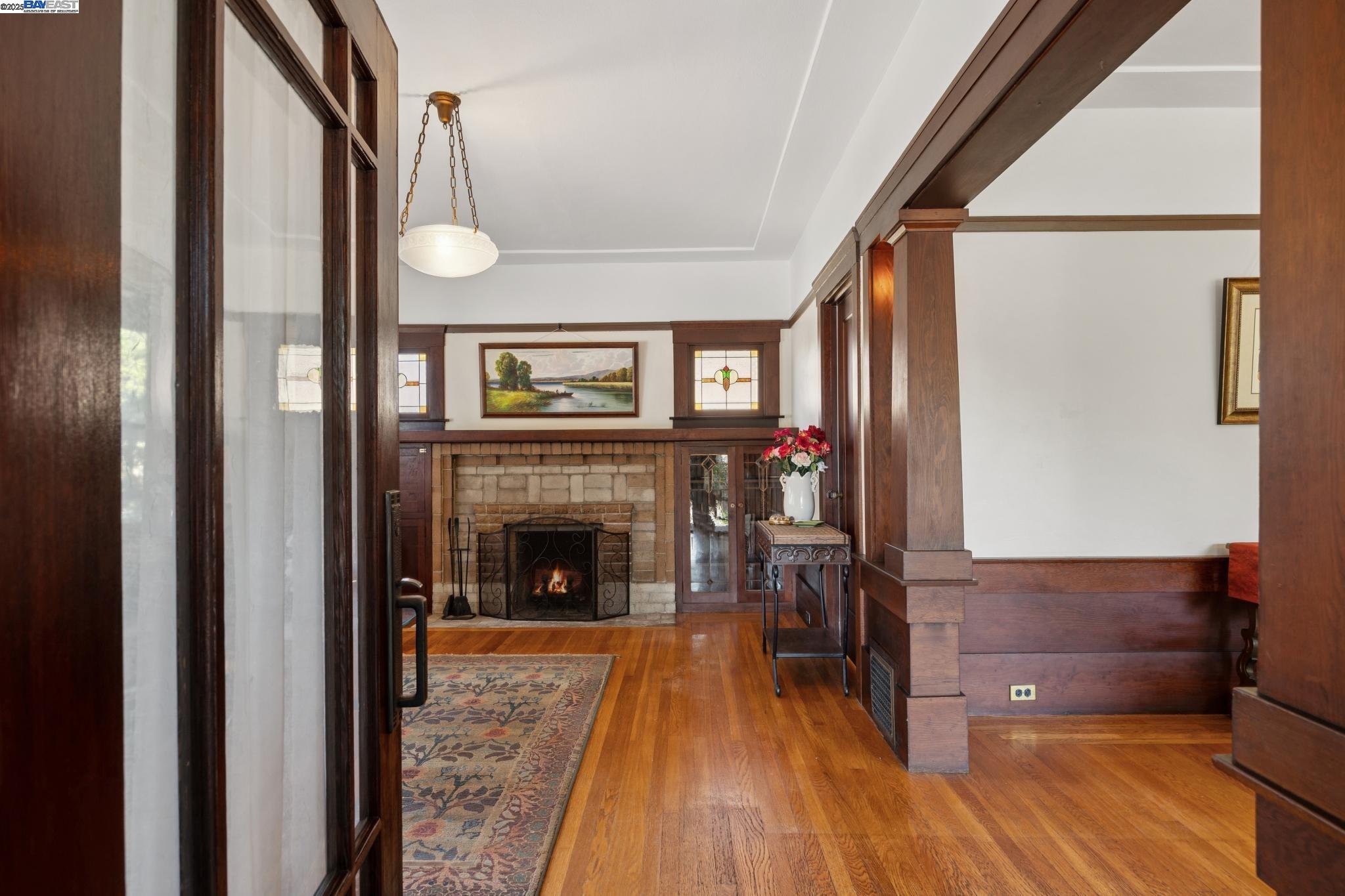 Detail Gallery Image 7 of 59 For 1300 Regent St, Alameda,  CA 94501 - 2 Beds | 1 Baths