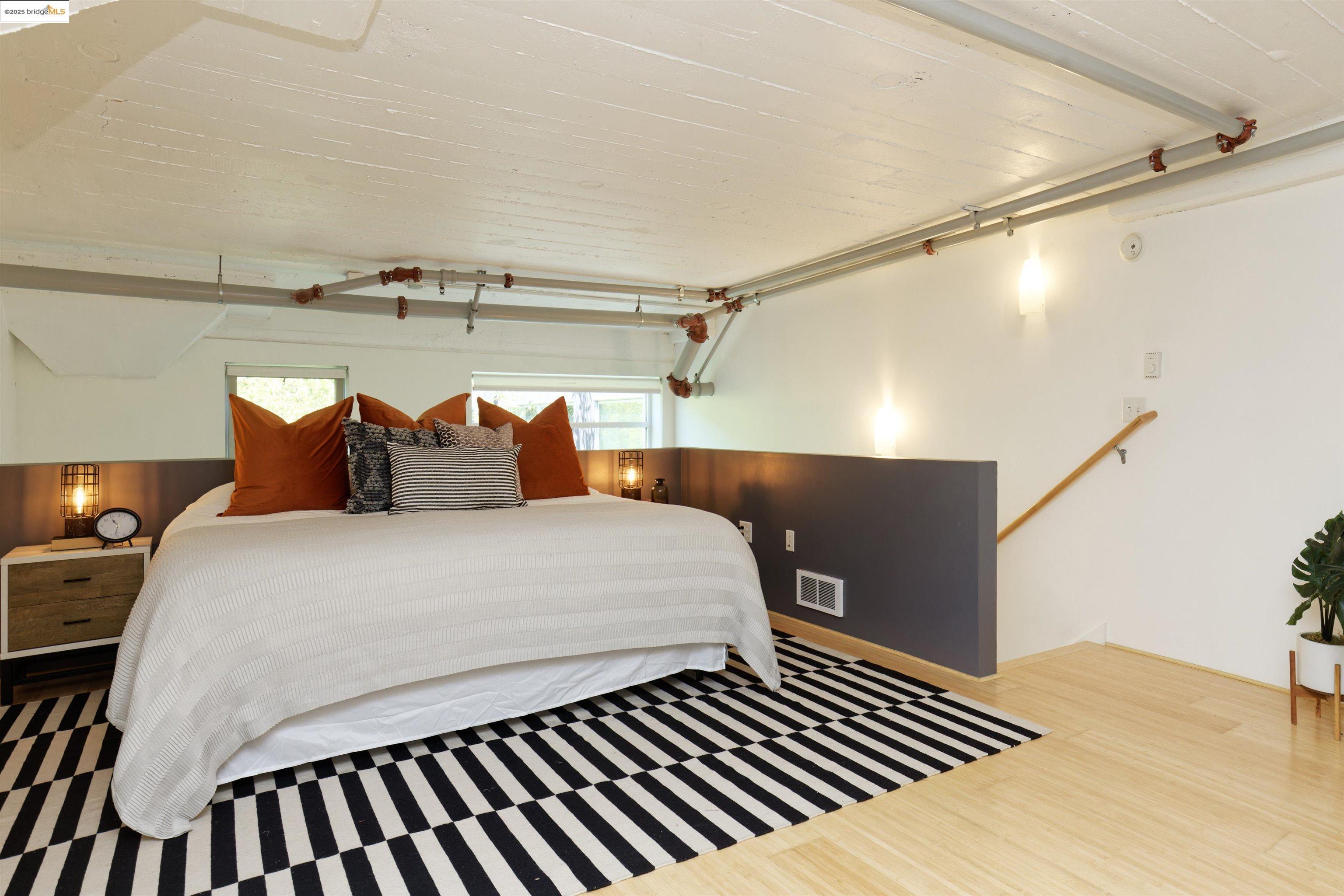 Detail Gallery Image 13 of 22 For Pine Street #322,  Oakland,  CA 94607 - 1 Beds | 1 Baths