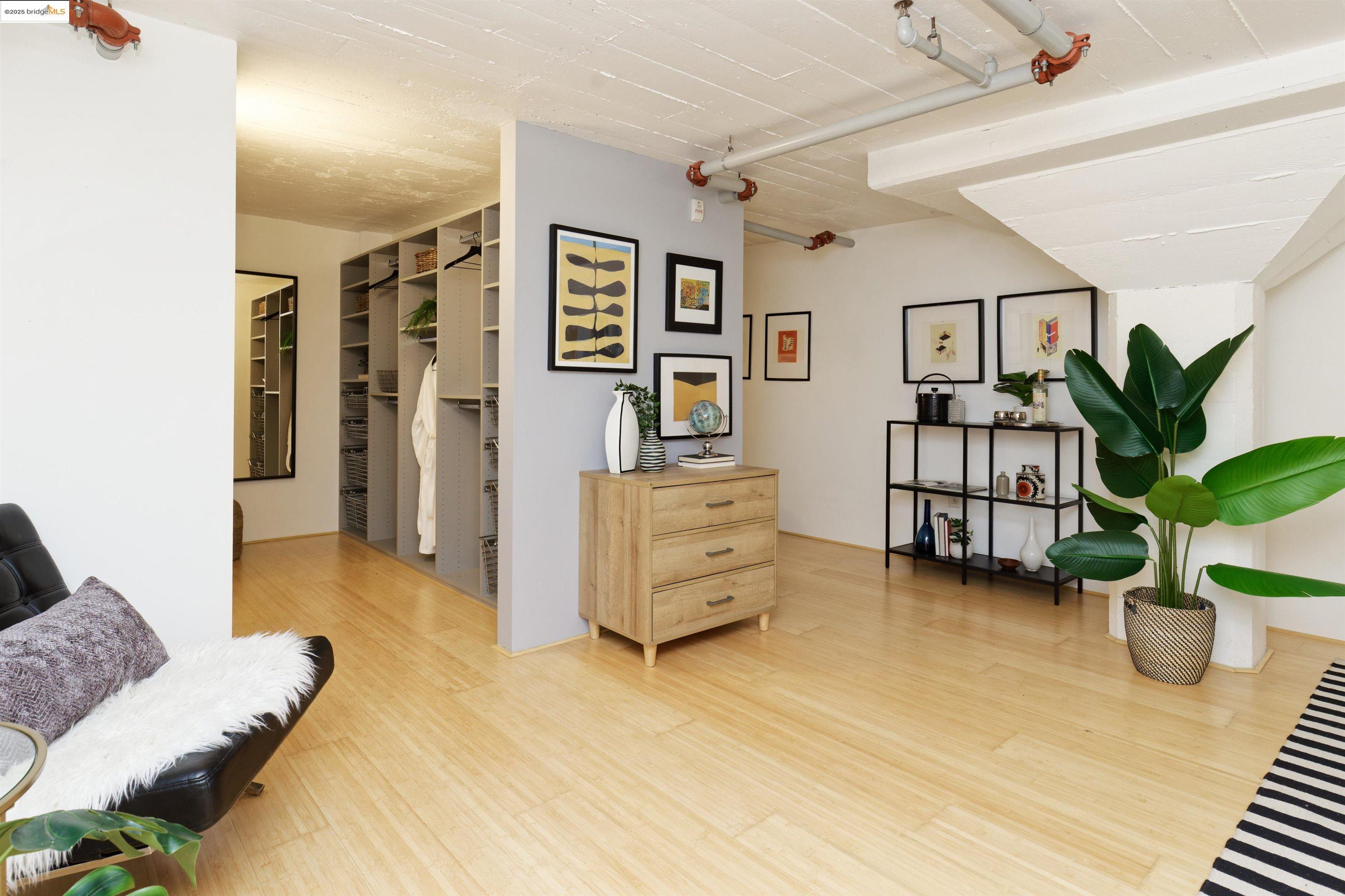Detail Gallery Image 15 of 22 For Pine Street #322,  Oakland,  CA 94607 - 1 Beds | 1 Baths
