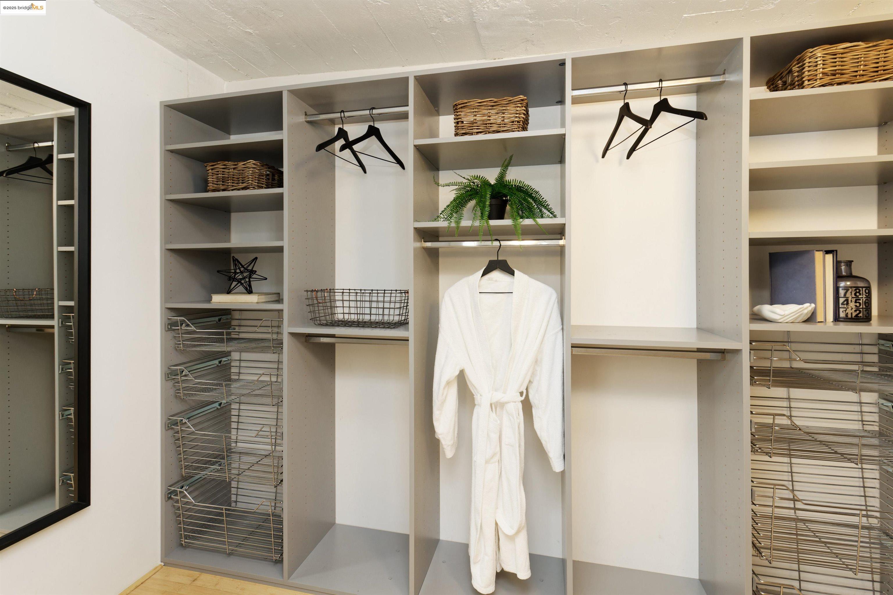 Detail Gallery Image 18 of 22 For Pine Street #322,  Oakland,  CA 94607 - 1 Beds | 1 Baths