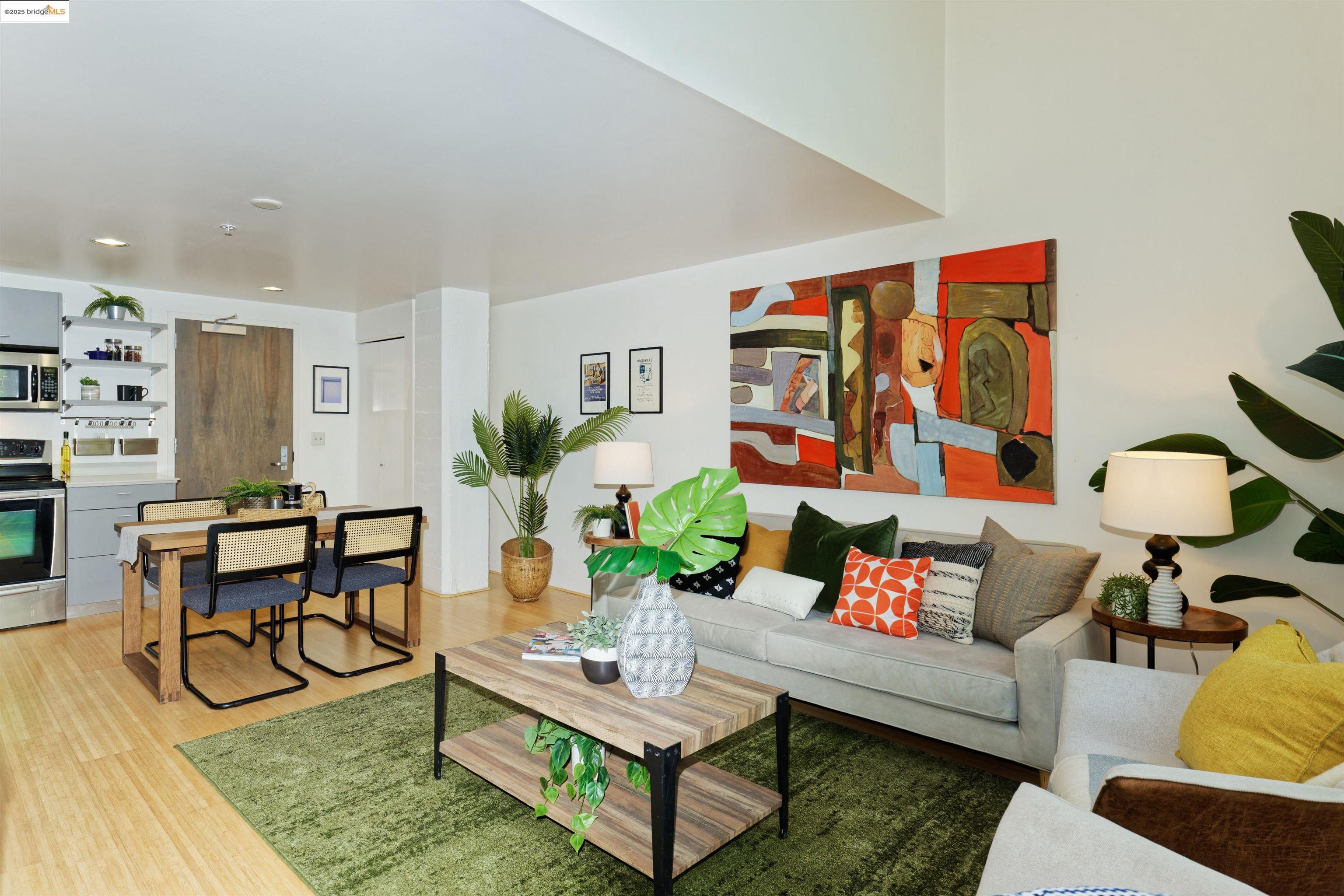 Detail Gallery Image 6 of 22 For Pine Street #322,  Oakland,  CA 94607 - 1 Beds | 1 Baths