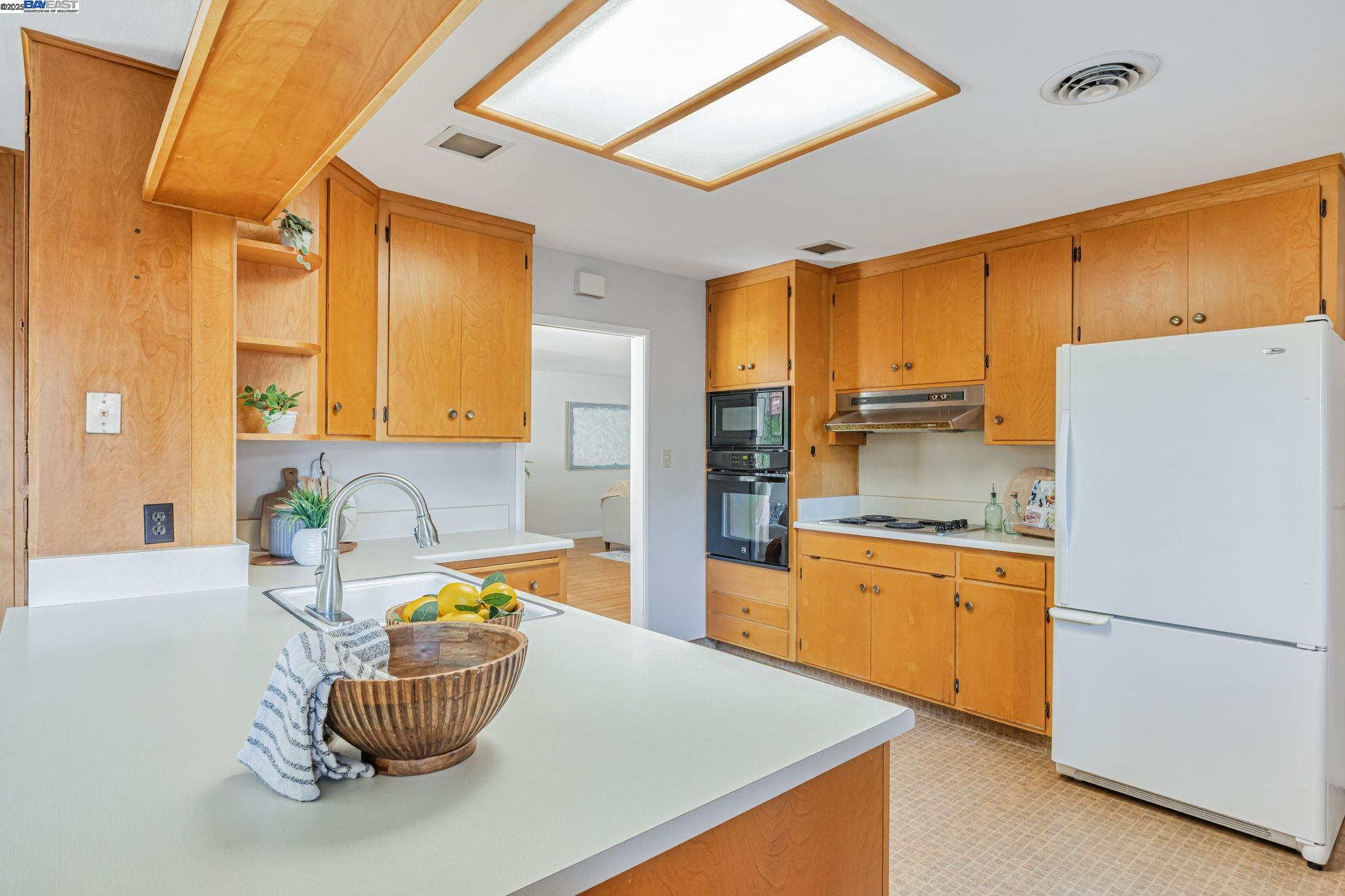 37923 Glenmoor Dr, Fremont, California 94536, 3 Bedrooms Bedrooms, 7 Rooms Rooms,1 BathroomBathrooms,Residential,For Sale,37923 Glenmoor Dr,41104550