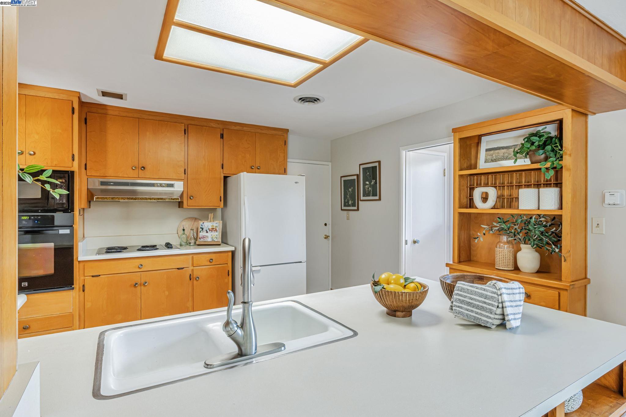 37923 Glenmoor Dr, Fremont, California 94536, 3 Bedrooms Bedrooms, 7 Rooms Rooms,1 BathroomBathrooms,Residential,For Sale,37923 Glenmoor Dr,41104550