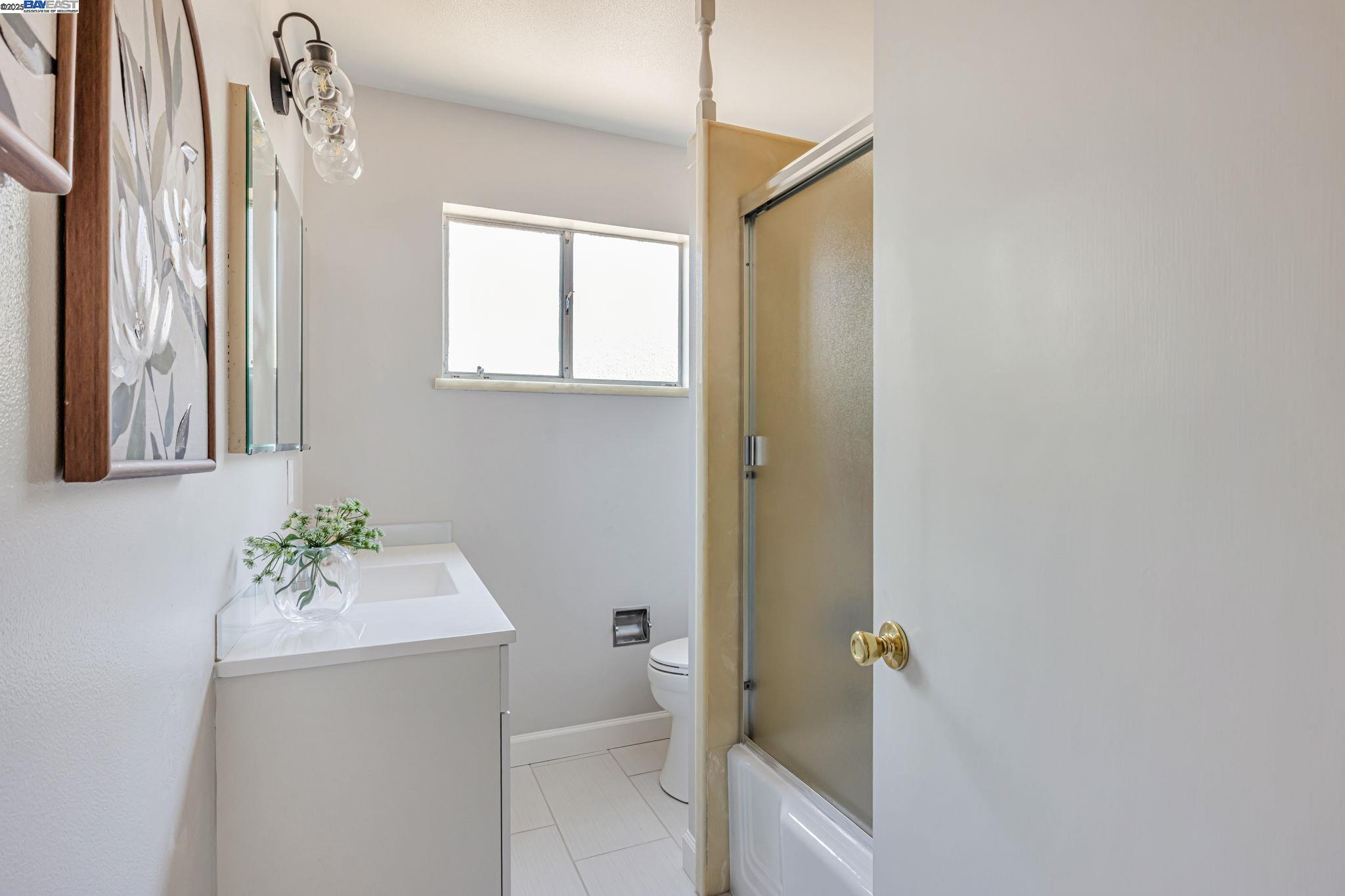 37923 Glenmoor Dr, Fremont, California 94536, 3 Bedrooms Bedrooms, 7 Rooms Rooms,1 BathroomBathrooms,Residential,For Sale,37923 Glenmoor Dr,41104550