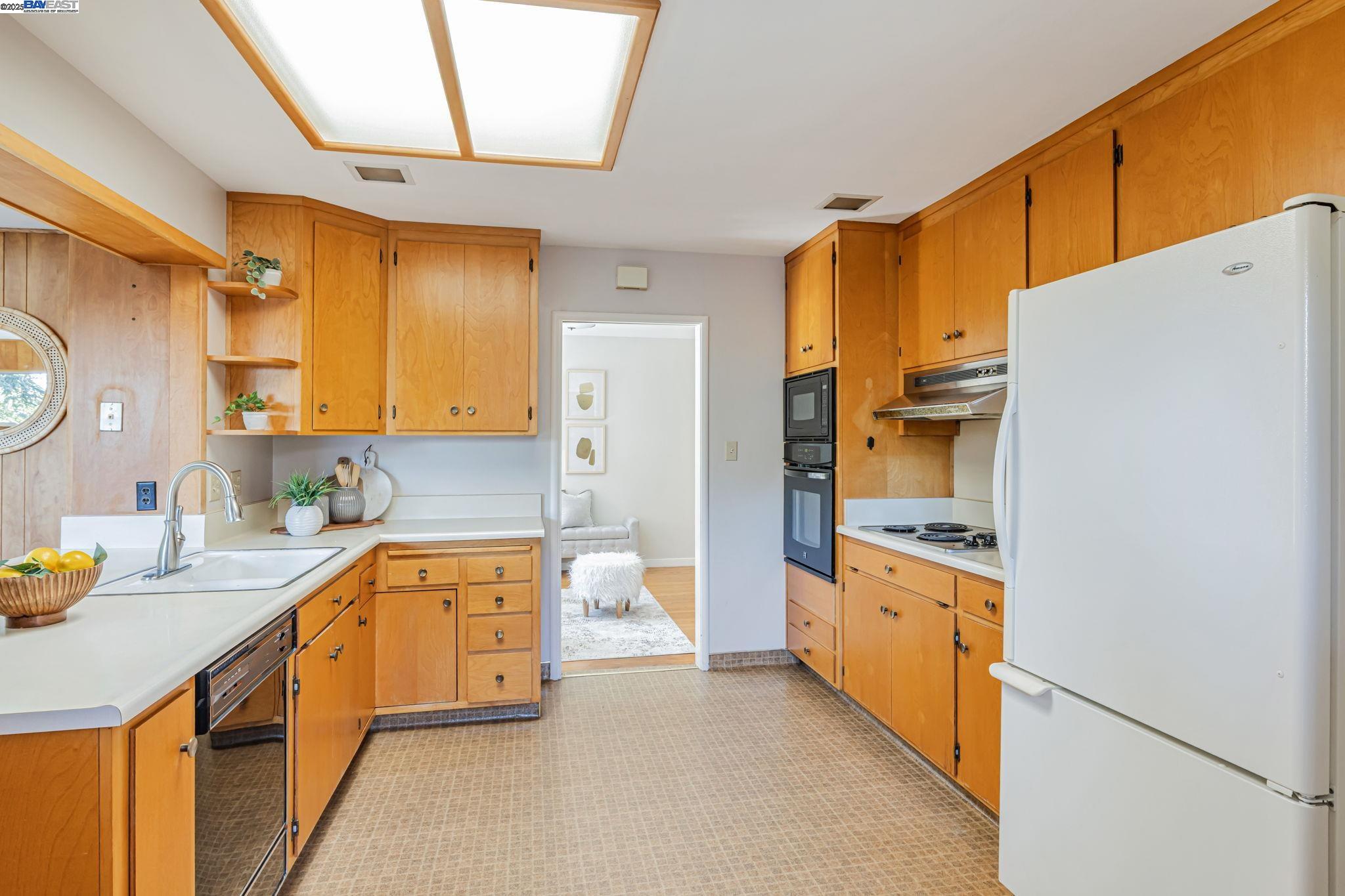37923 Glenmoor Dr, Fremont, California 94536, 3 Bedrooms Bedrooms, 7 Rooms Rooms,1 BathroomBathrooms,Residential,For Sale,37923 Glenmoor Dr,41104550