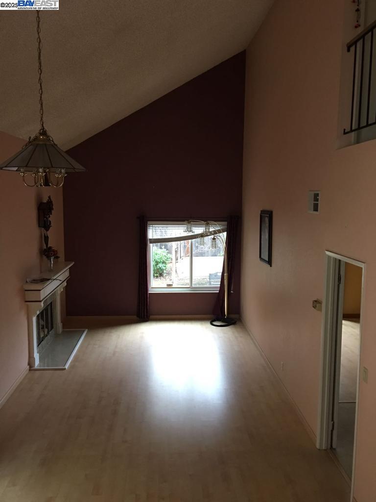 Detail Gallery Image 2 of 24 For 4805 Mallard Cmn, Fremont,  CA 94555 - 3 Beds | 2/1 Baths