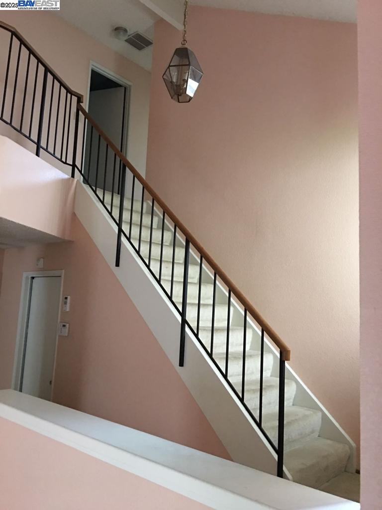 Detail Gallery Image 3 of 24 For 4805 Mallard Cmn, Fremont,  CA 94555 - 3 Beds | 2/1 Baths