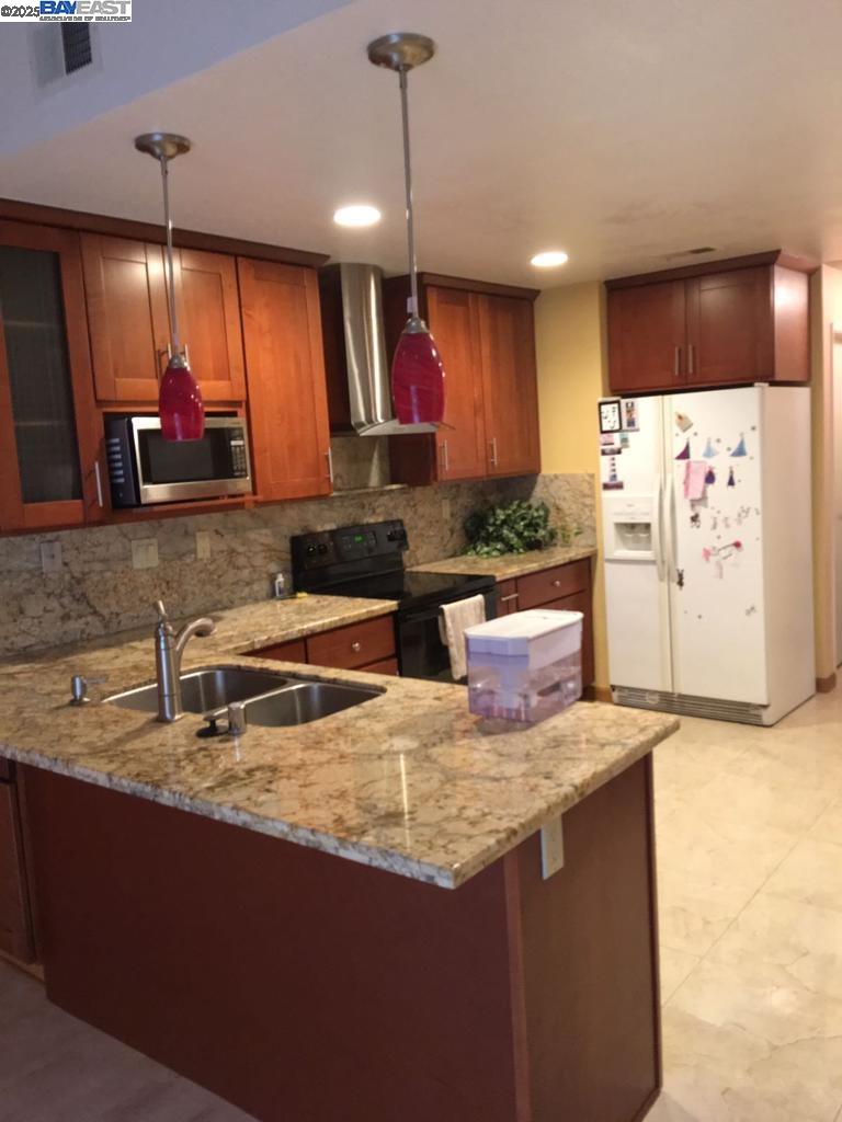 Detail Gallery Image 4 of 24 For 4805 Mallard Cmn, Fremont,  CA 94555 - 3 Beds | 2/1 Baths