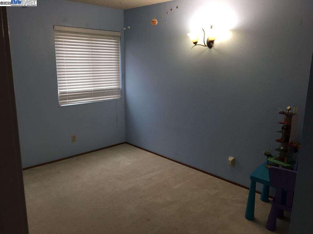 Detail Gallery Image 9 of 24 For 4805 Mallard Cmn, Fremont,  CA 94555 - 3 Beds | 2/1 Baths
