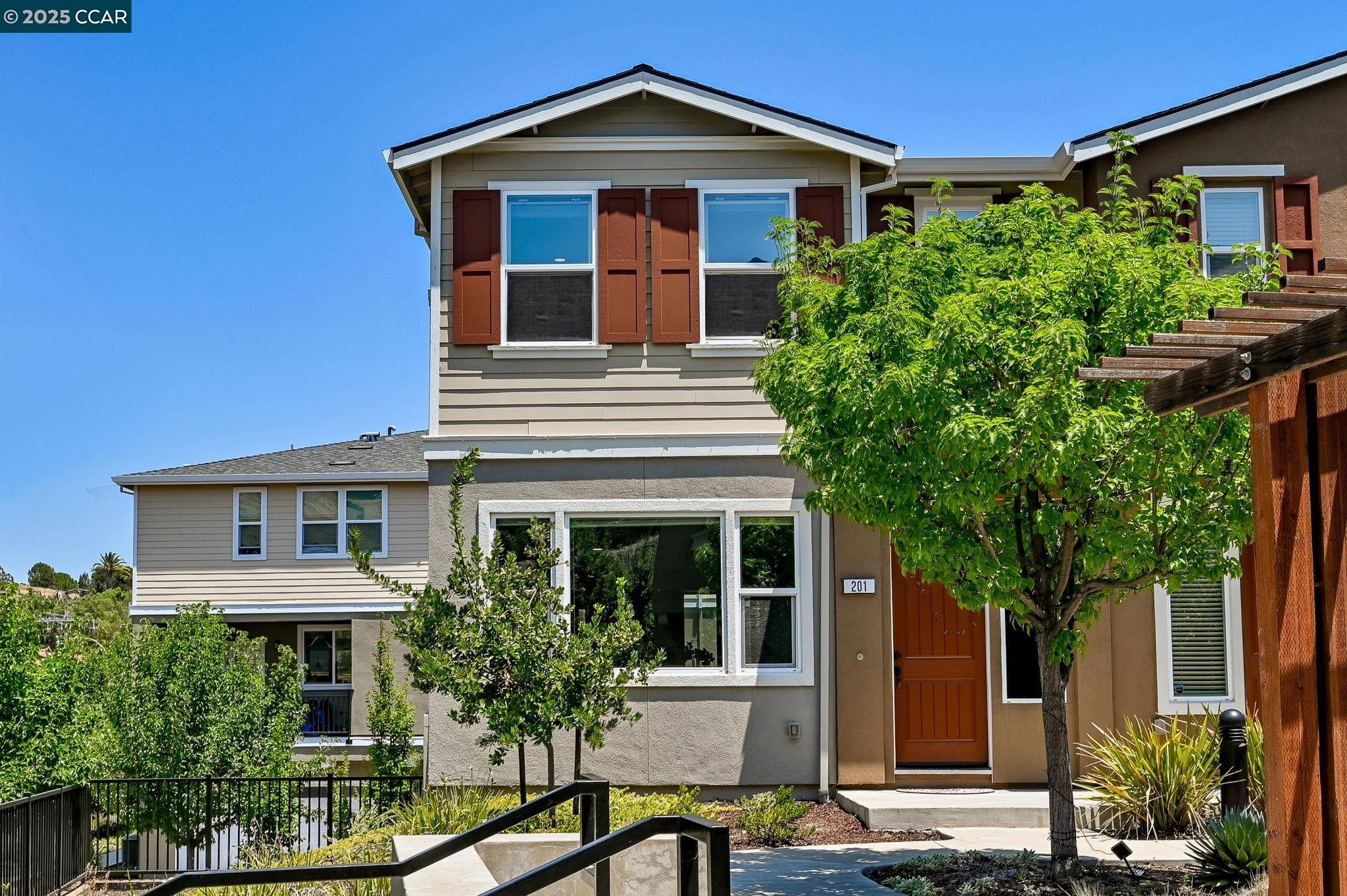 MLS: 41104552 Condo For Sale