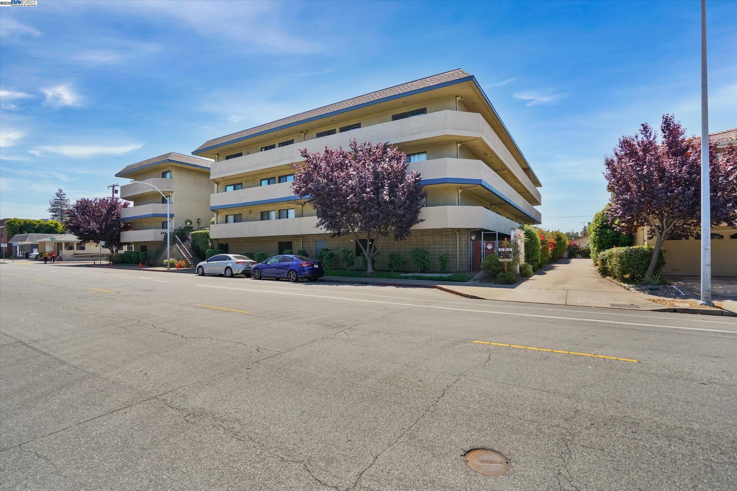 MLS: 41104553 Condo For Sale