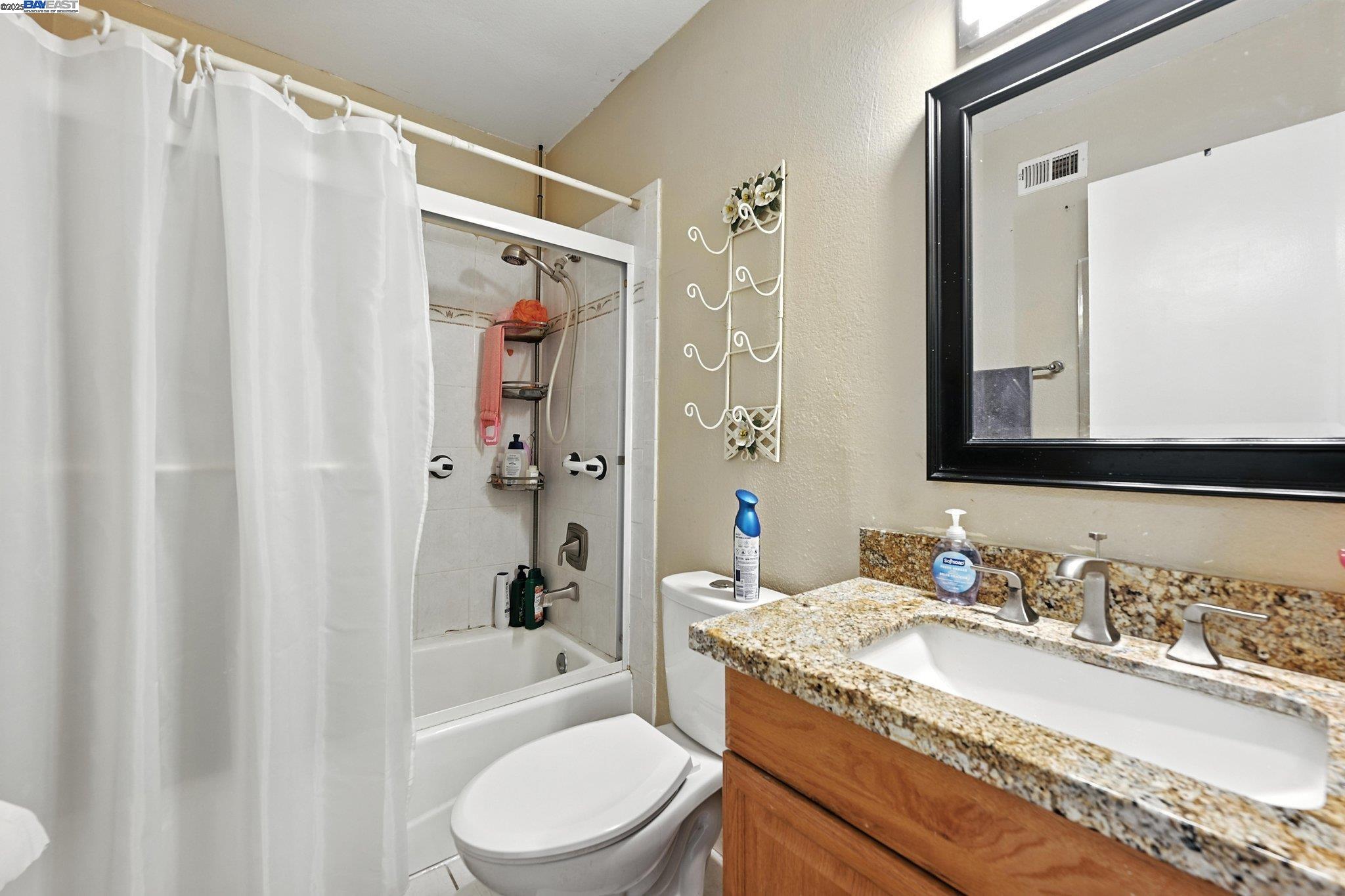 Detail Gallery Image 12 of 23 For 10293 Covina Pl, San Diego,  CA 92126 - 4 Beds | 2 Baths