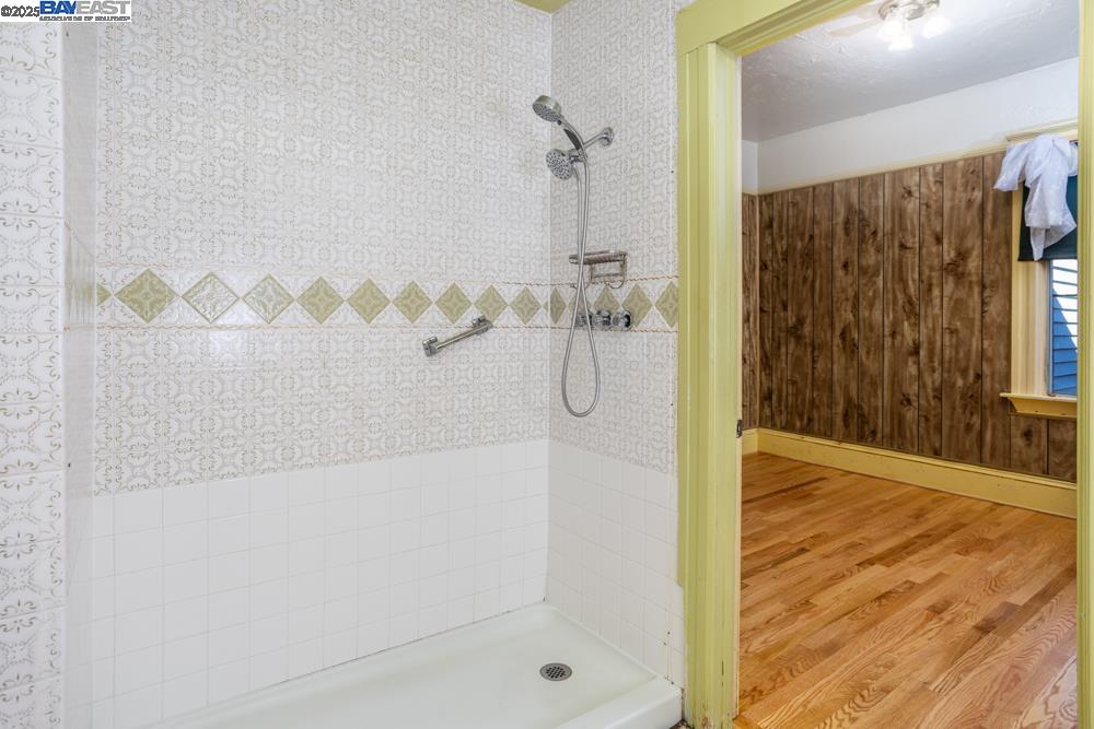 Detail Gallery Image 17 of 45 For 1424 Walnut St, Alameda,  CA 94501 - 3 Beds | 1/1 Baths