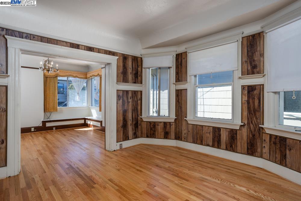 Detail Gallery Image 4 of 45 For 1424 Walnut St, Alameda,  CA 94501 - 3 Beds | 1/1 Baths