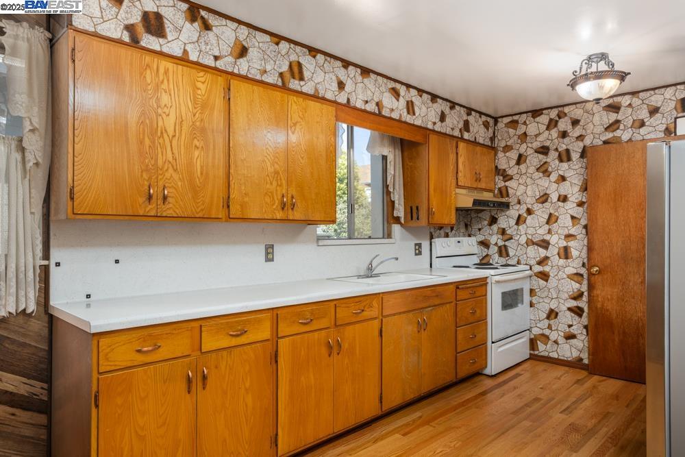 Detail Gallery Image 9 of 45 For 1424 Walnut St, Alameda,  CA 94501 - 3 Beds | 1/1 Baths