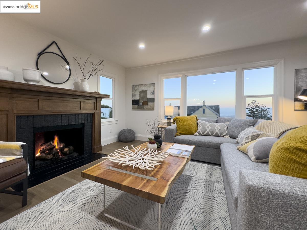 Detail Gallery Image 2 of 60 For 479 Kentucky Ave, Berkeley,  CA 94707 - 3 Beds | 2 Baths
