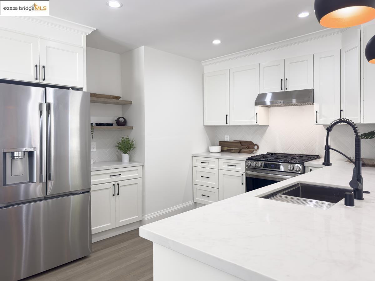 Detail Gallery Image 17 of 60 For 479 Kentucky Ave, Berkeley,  CA 94707 - 3 Beds | 2 Baths