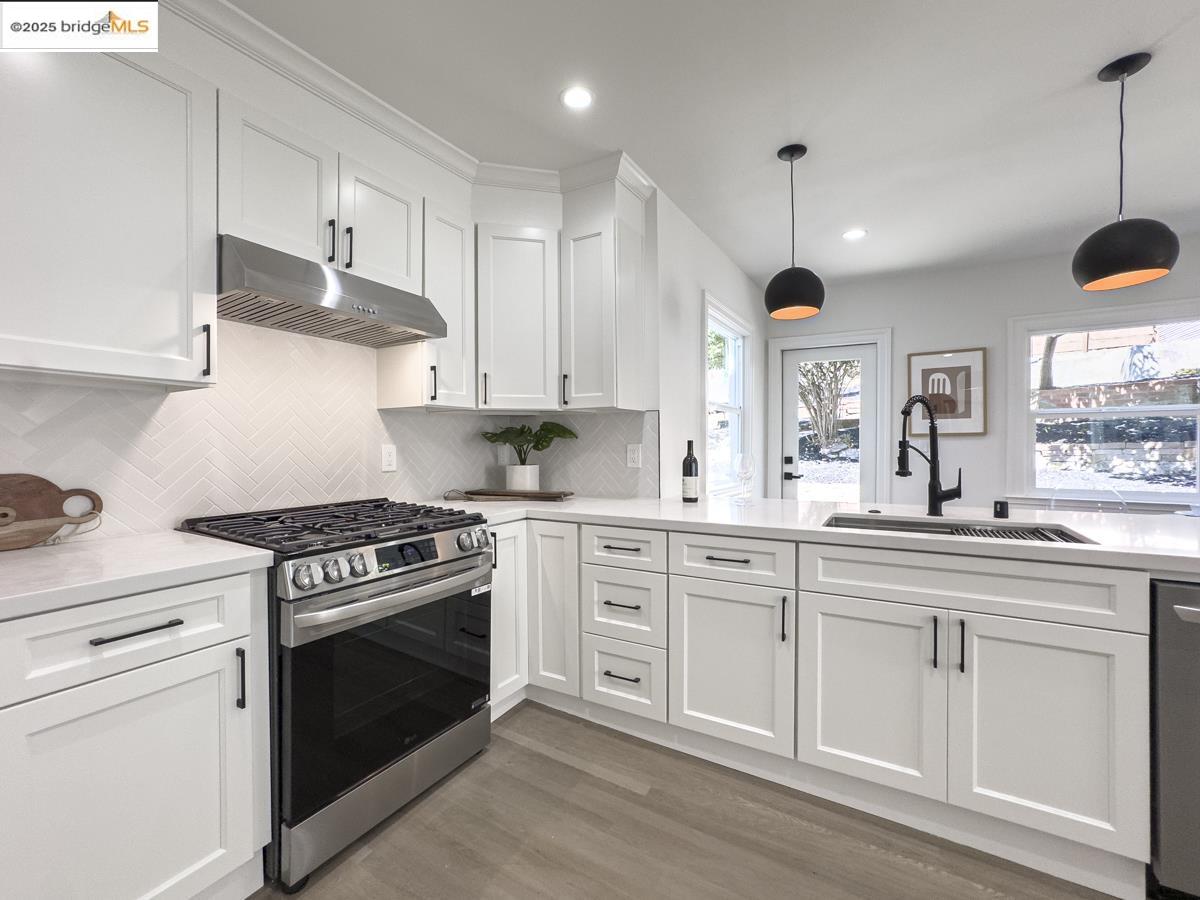 Detail Gallery Image 18 of 60 For 479 Kentucky Ave, Berkeley,  CA 94707 - 3 Beds | 2 Baths