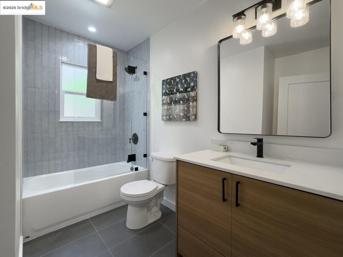 Detail Gallery Image 24 of 60 For 479 Kentucky Ave, Berkeley,  CA 94707 - 3 Beds | 2 Baths