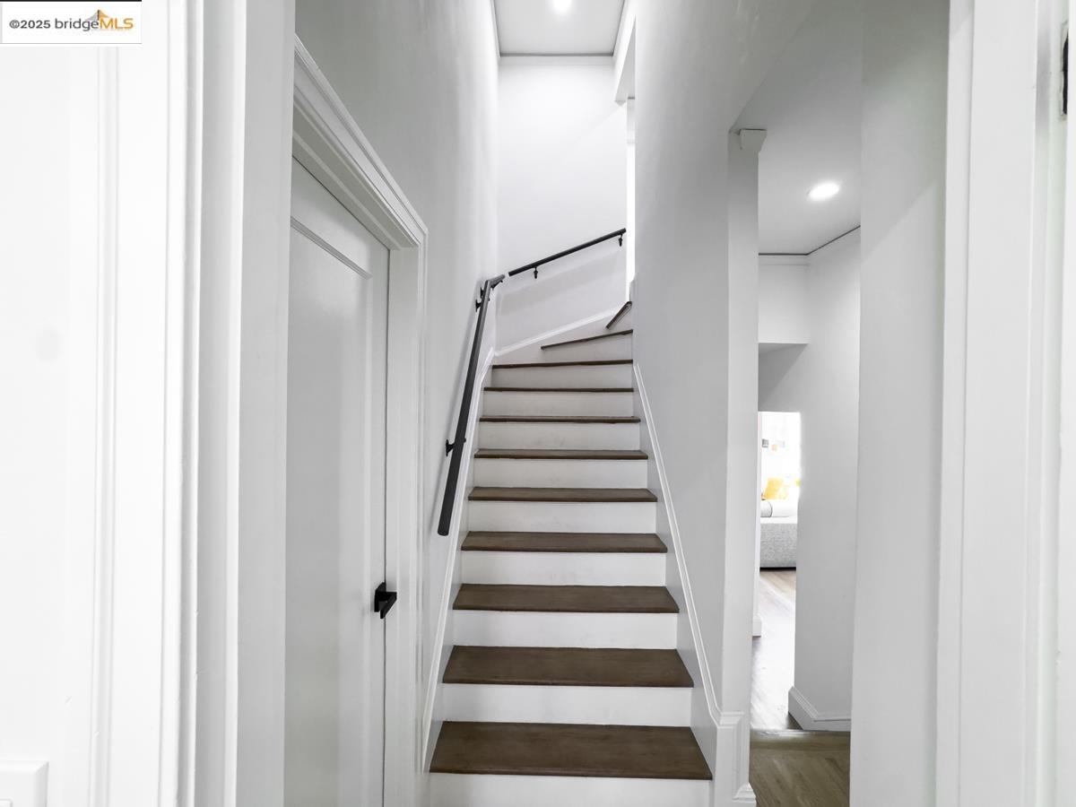 Detail Gallery Image 25 of 60 For 479 Kentucky Ave, Berkeley,  CA 94707 - 3 Beds | 2 Baths