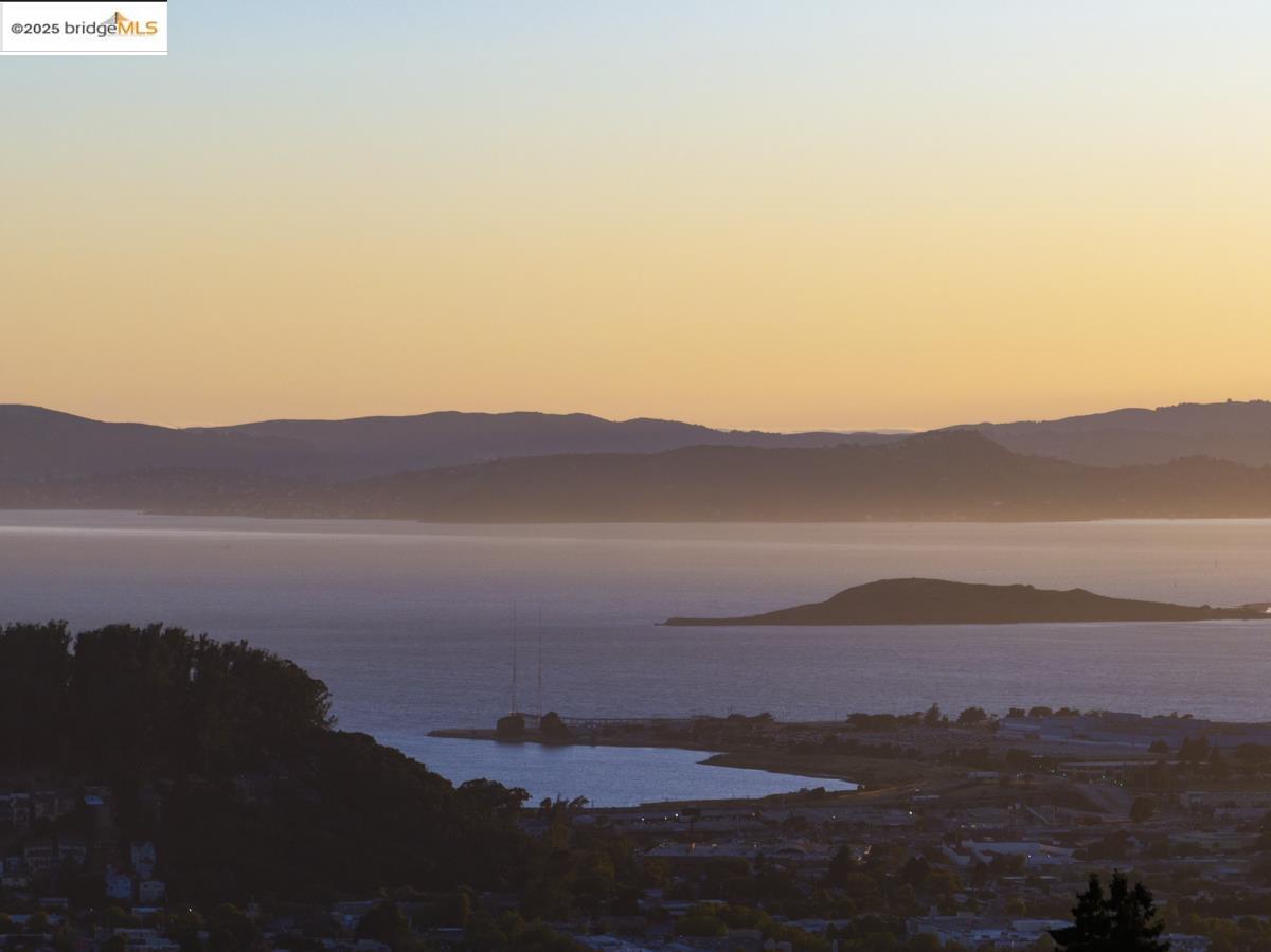 Detail Gallery Image 57 of 60 For 479 Kentucky Ave, Berkeley,  CA 94707 - 3 Beds | 2 Baths