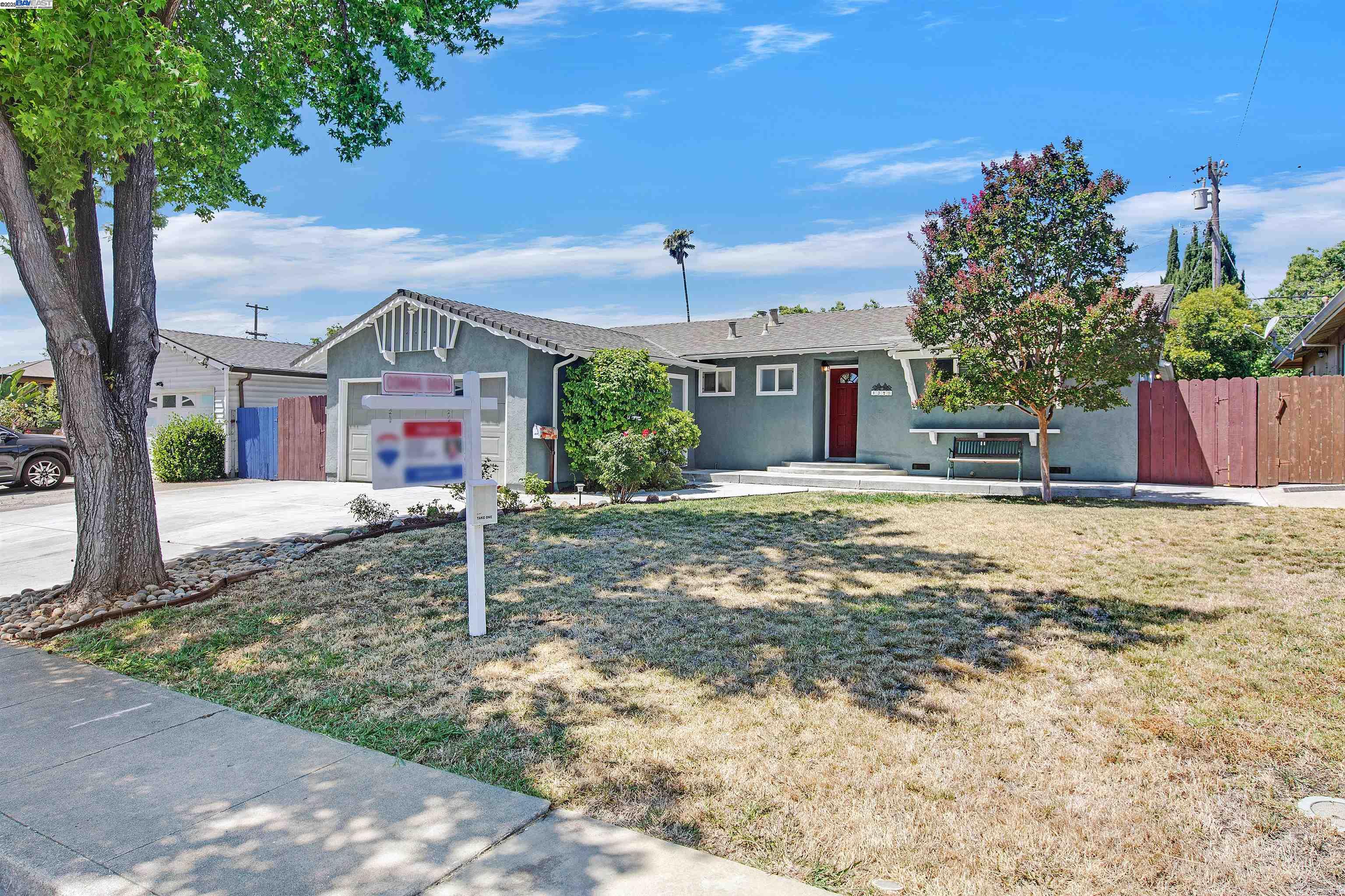 Detail Gallery Image 4 of 33 For 137 Bixby Dr, Milpitas,  CA 95035 - 3 Beds | 2 Baths