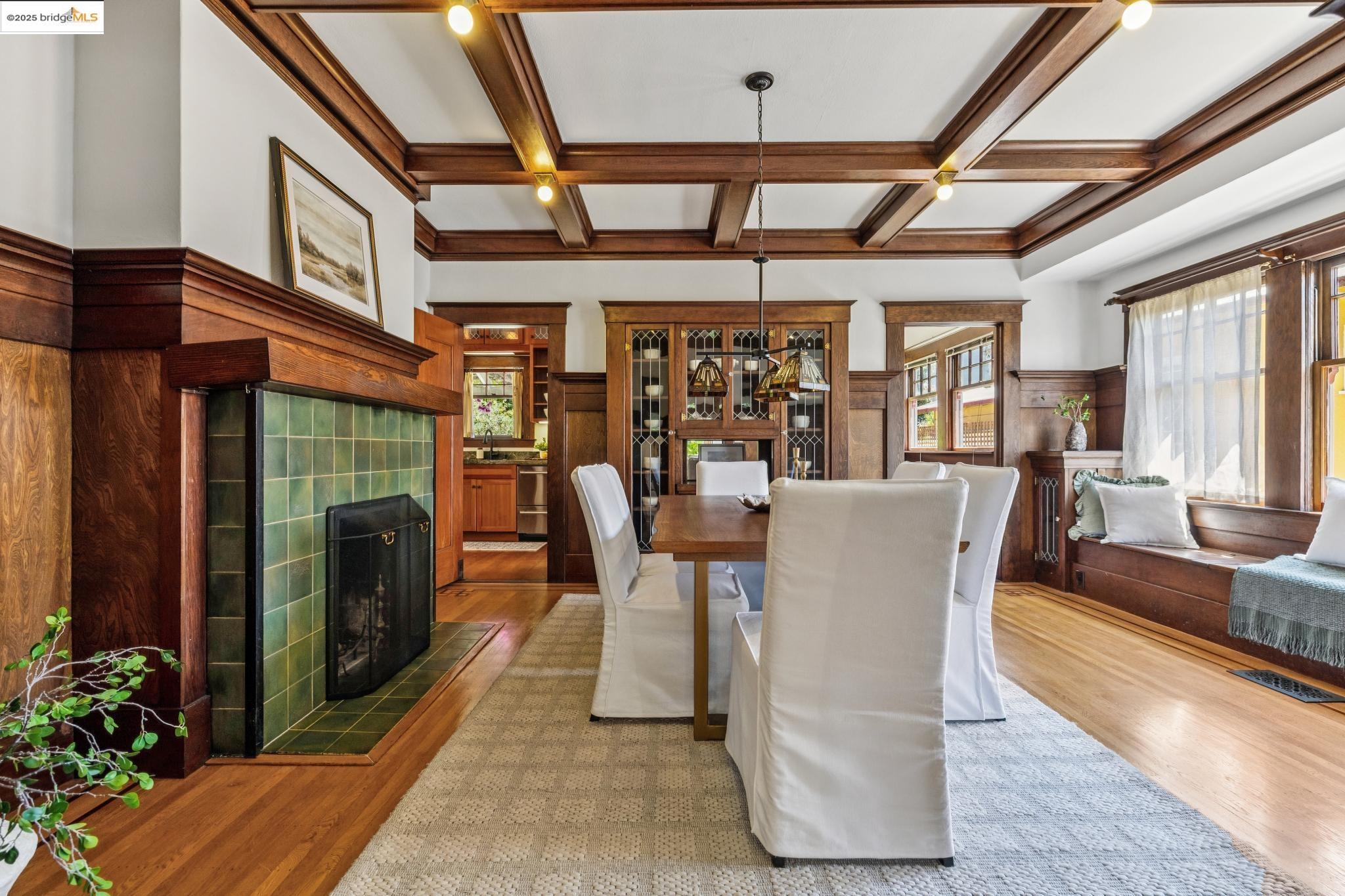 Detail Gallery Image 16 of 60 For 130 Fairmount Ave, Oakland,  CA 94611 - 3 Beds | 2/1 Baths