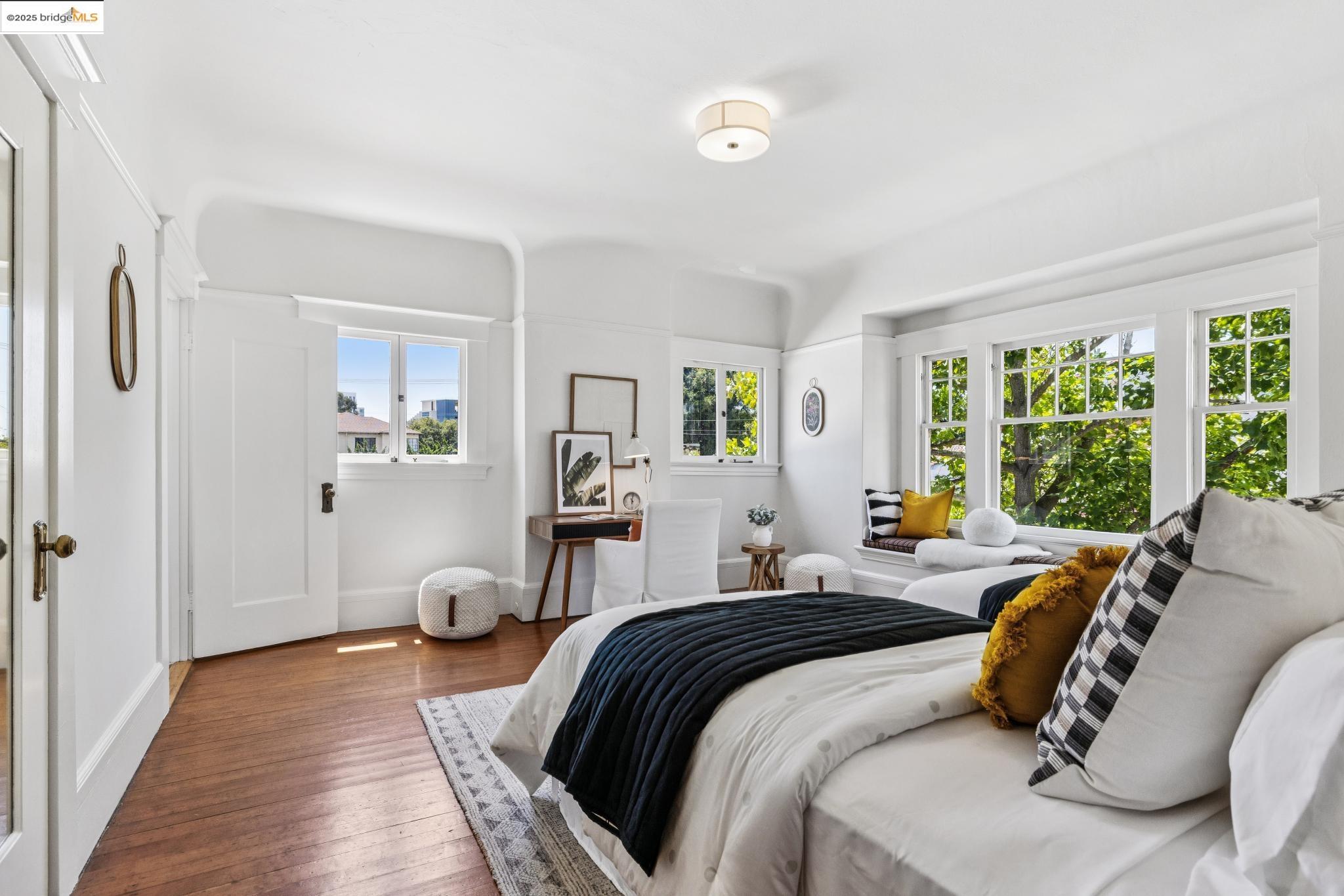 Detail Gallery Image 33 of 60 For 130 Fairmount Ave, Oakland,  CA 94611 - 3 Beds | 2/1 Baths