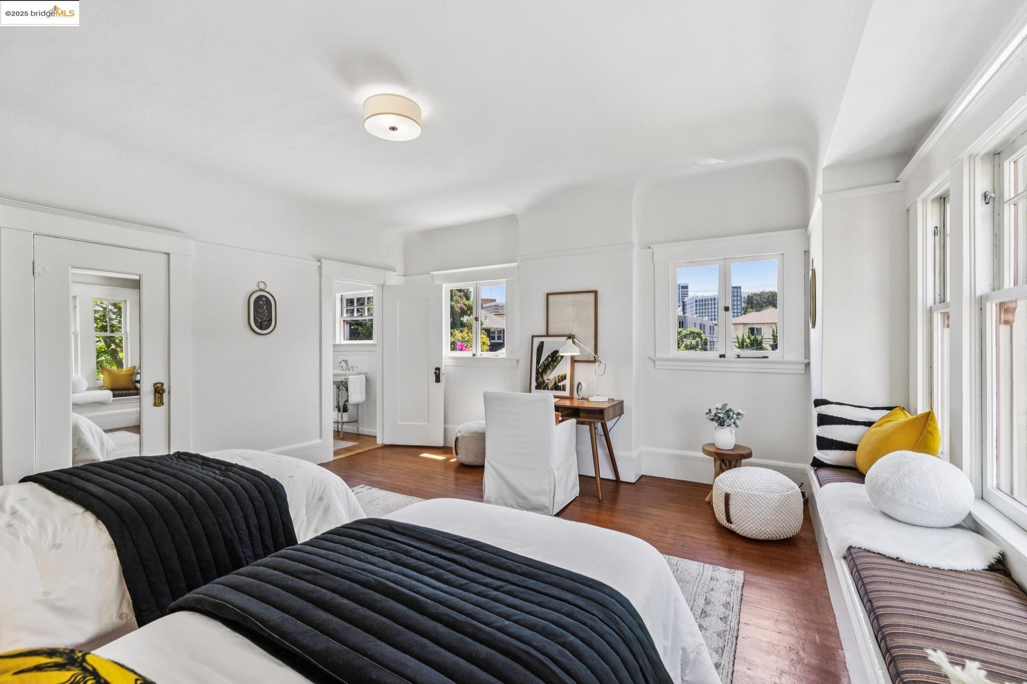 Detail Gallery Image 35 of 60 For 130 Fairmount Ave, Oakland,  CA 94611 - 3 Beds | 2/1 Baths