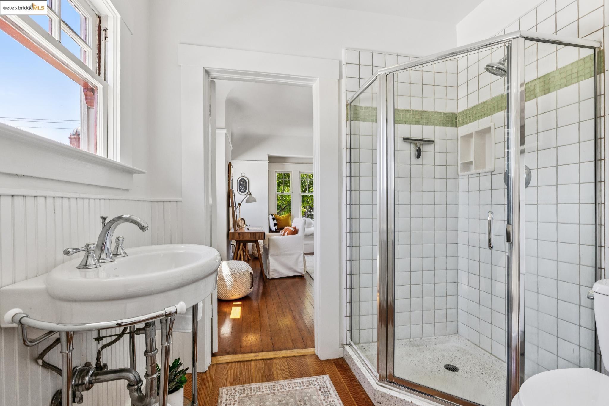 Detail Gallery Image 36 of 60 For 130 Fairmount Ave, Oakland,  CA 94611 - 3 Beds | 2/1 Baths