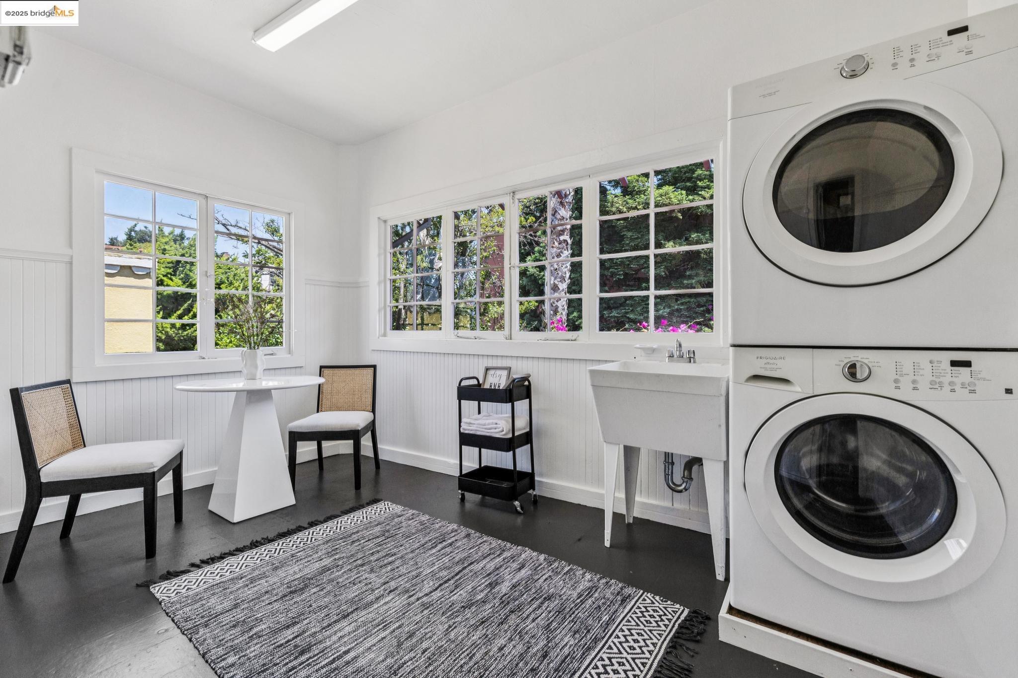 Detail Gallery Image 39 of 60 For 130 Fairmount Ave, Oakland,  CA 94611 - 3 Beds | 2/1 Baths