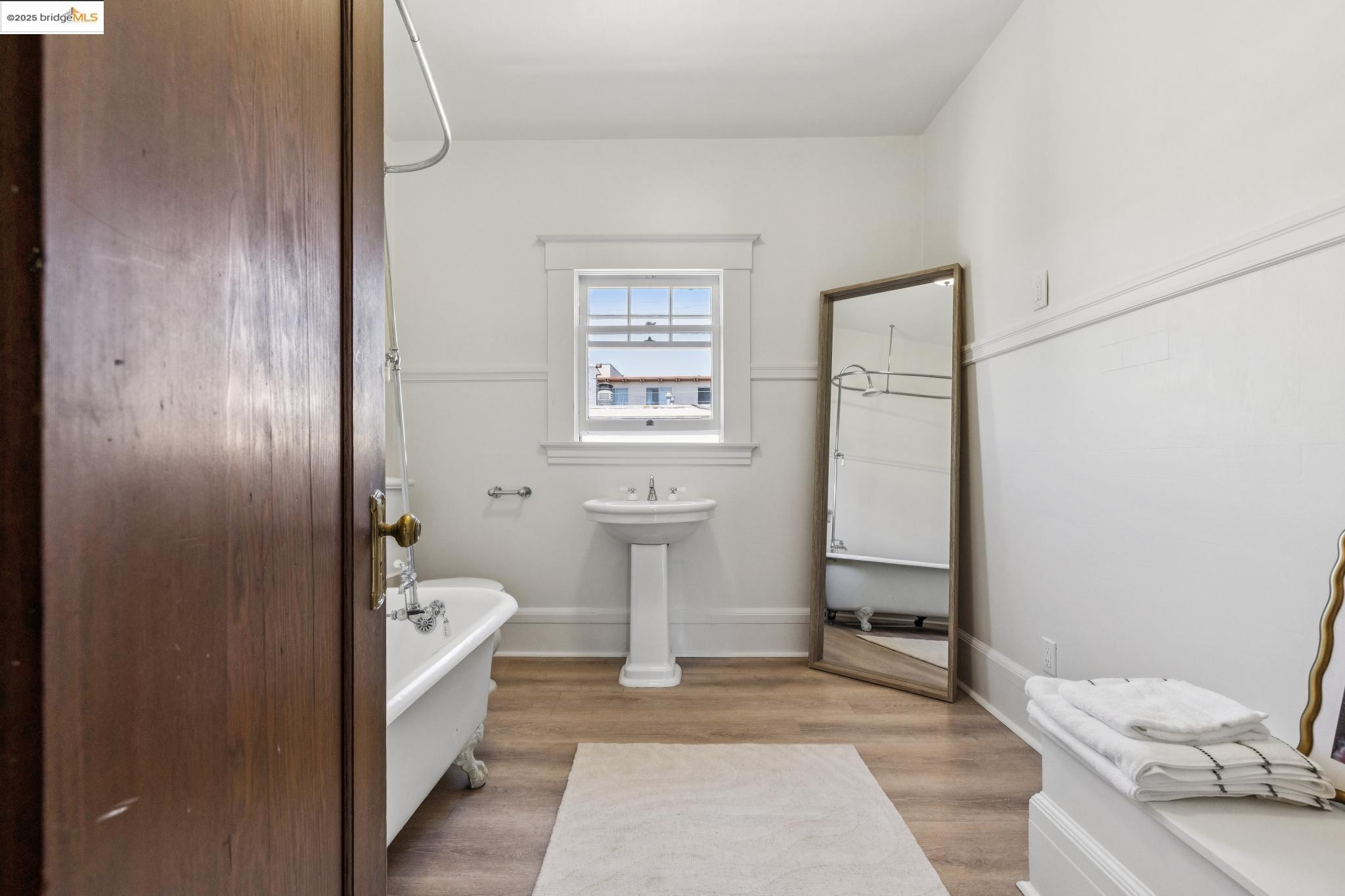 Detail Gallery Image 41 of 60 For 130 Fairmount Ave, Oakland,  CA 94611 - 3 Beds | 2/1 Baths