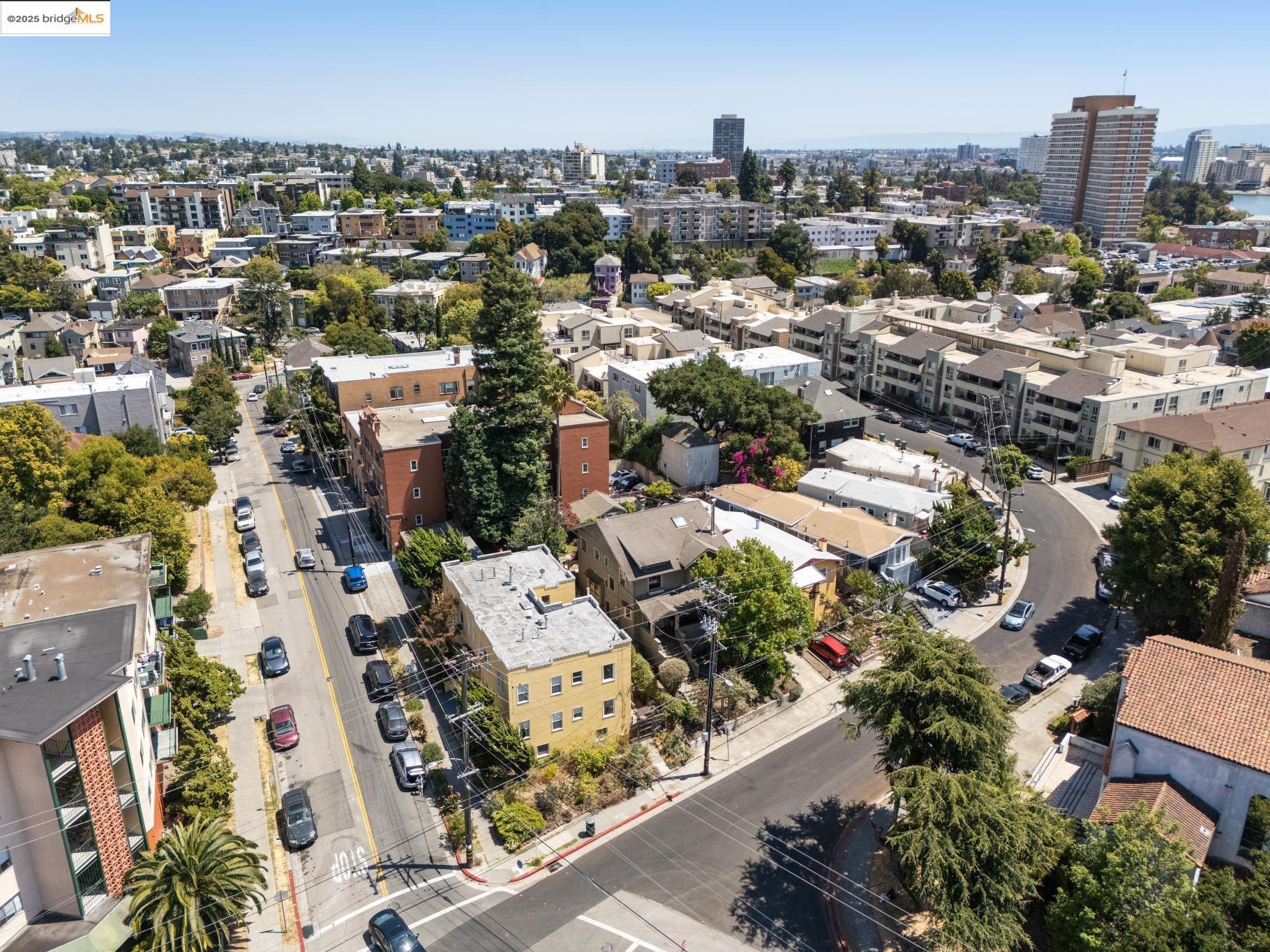 Detail Gallery Image 58 of 60 For 130 Fairmount Ave, Oakland,  CA 94611 - 3 Beds | 2/1 Baths