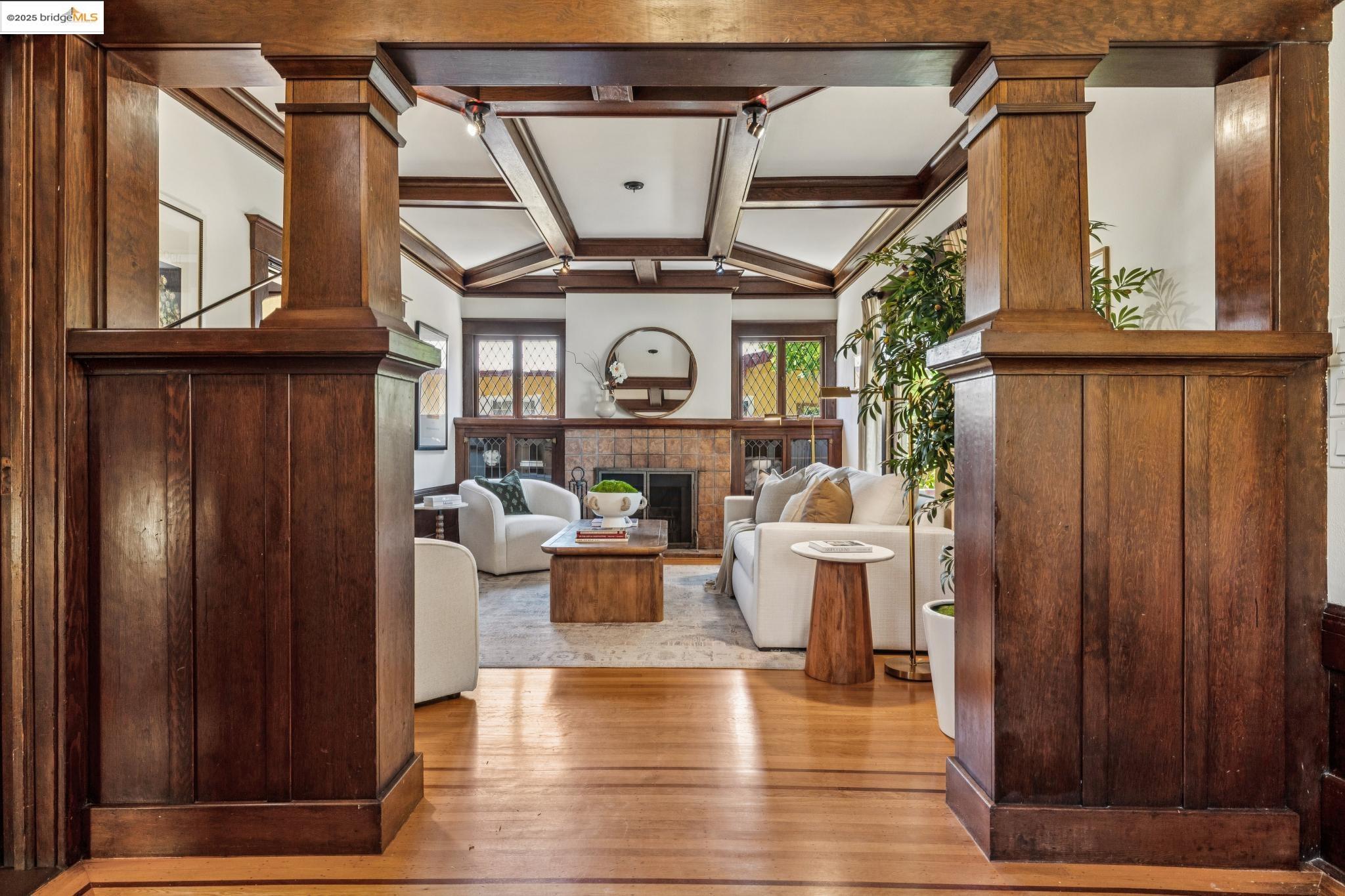 Detail Gallery Image 7 of 60 For 130 Fairmount Ave, Oakland,  CA 94611 - 3 Beds | 2/1 Baths