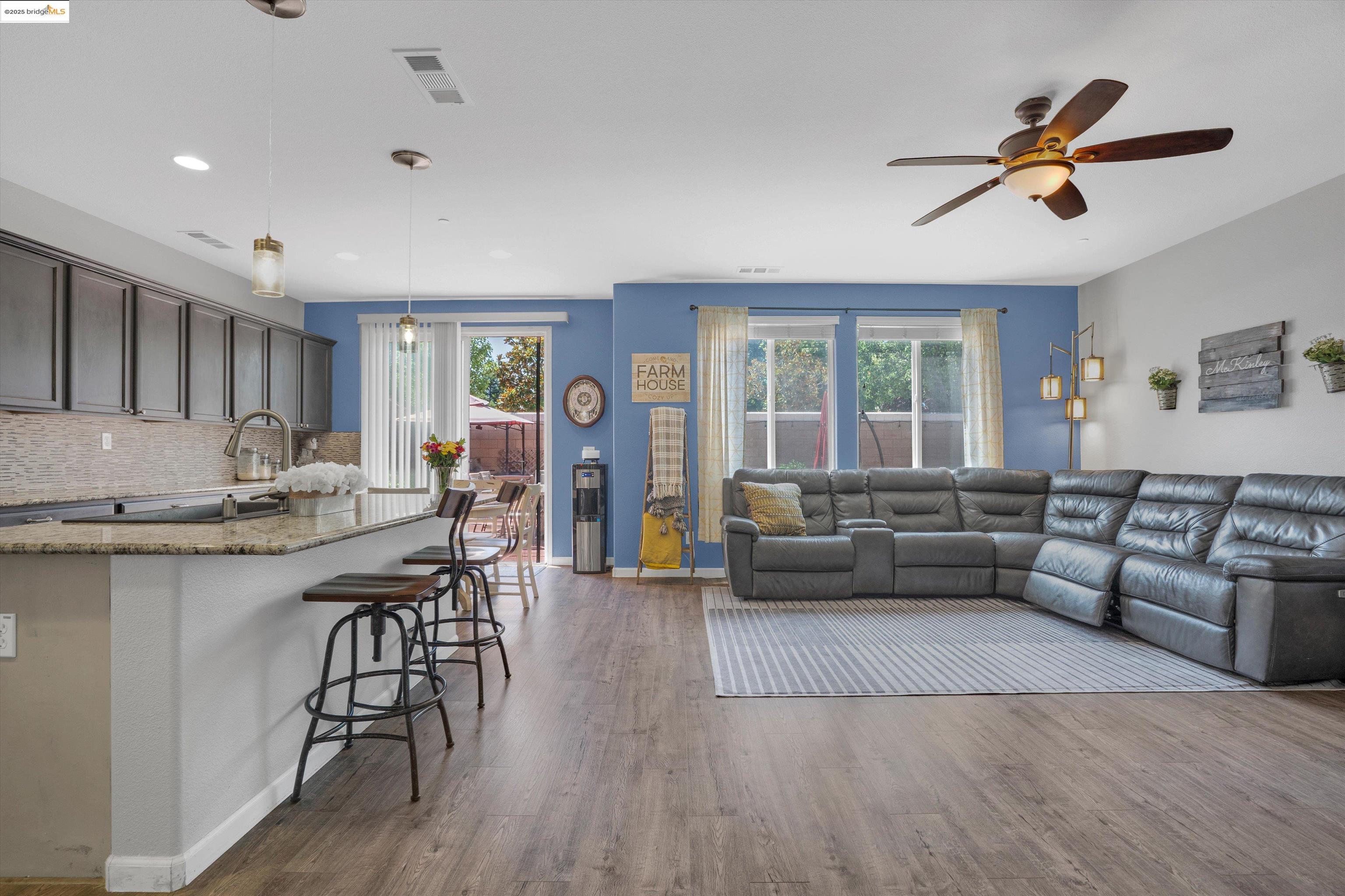 Detail Gallery Image 11 of 35 For 245 Silver Bell Way, Oakley,  CA 94561 - 4 Beds | 3 Baths